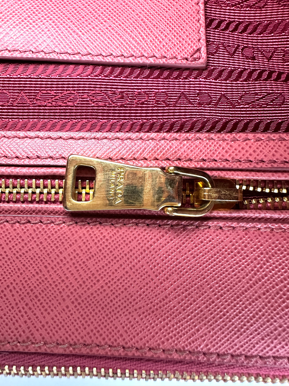 Prada Galleria Pink Saffiano Leather Handle Bag PR322