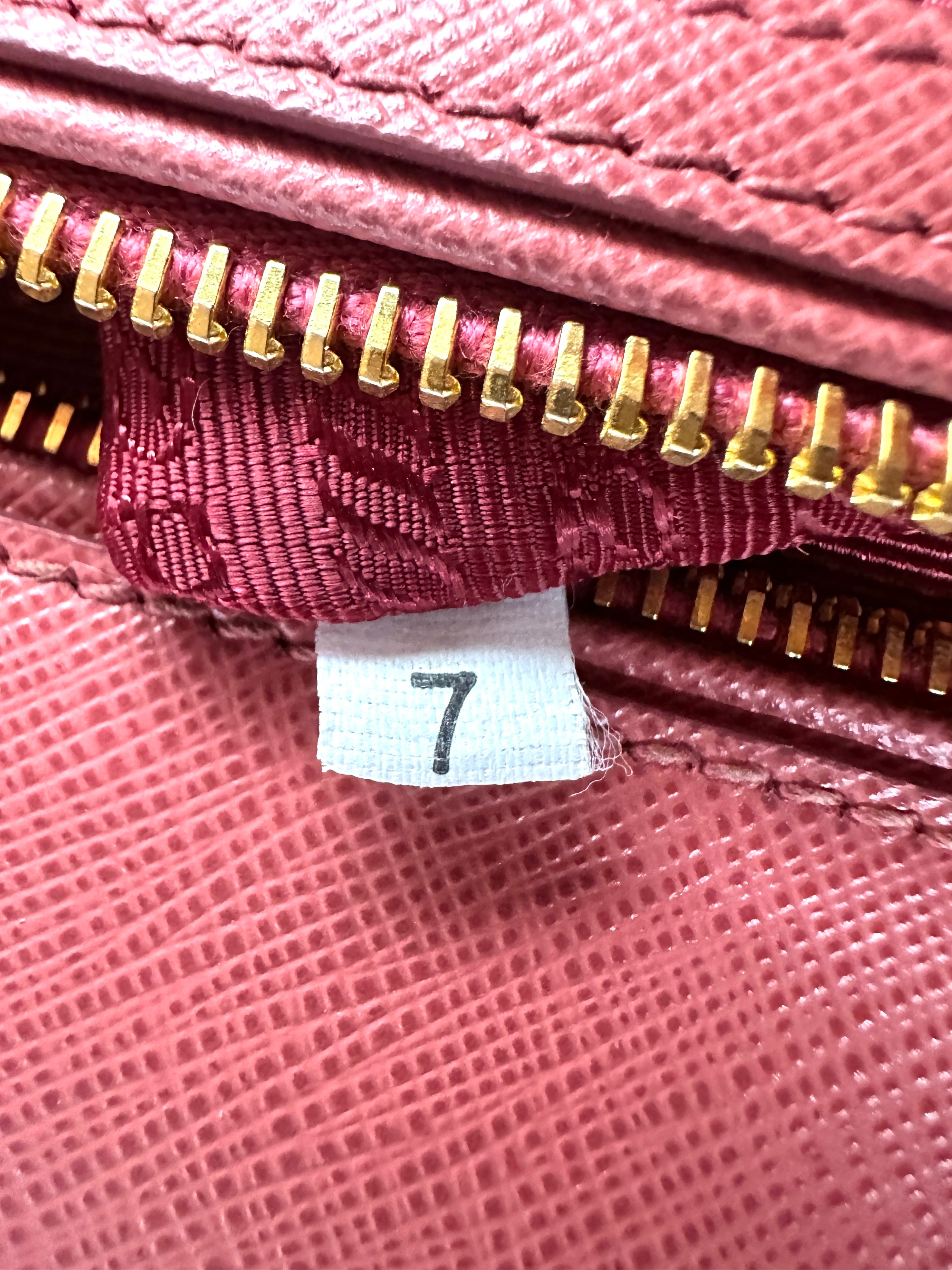 Prada Galleria Pink Saffiano Leather Handle Bag PR322