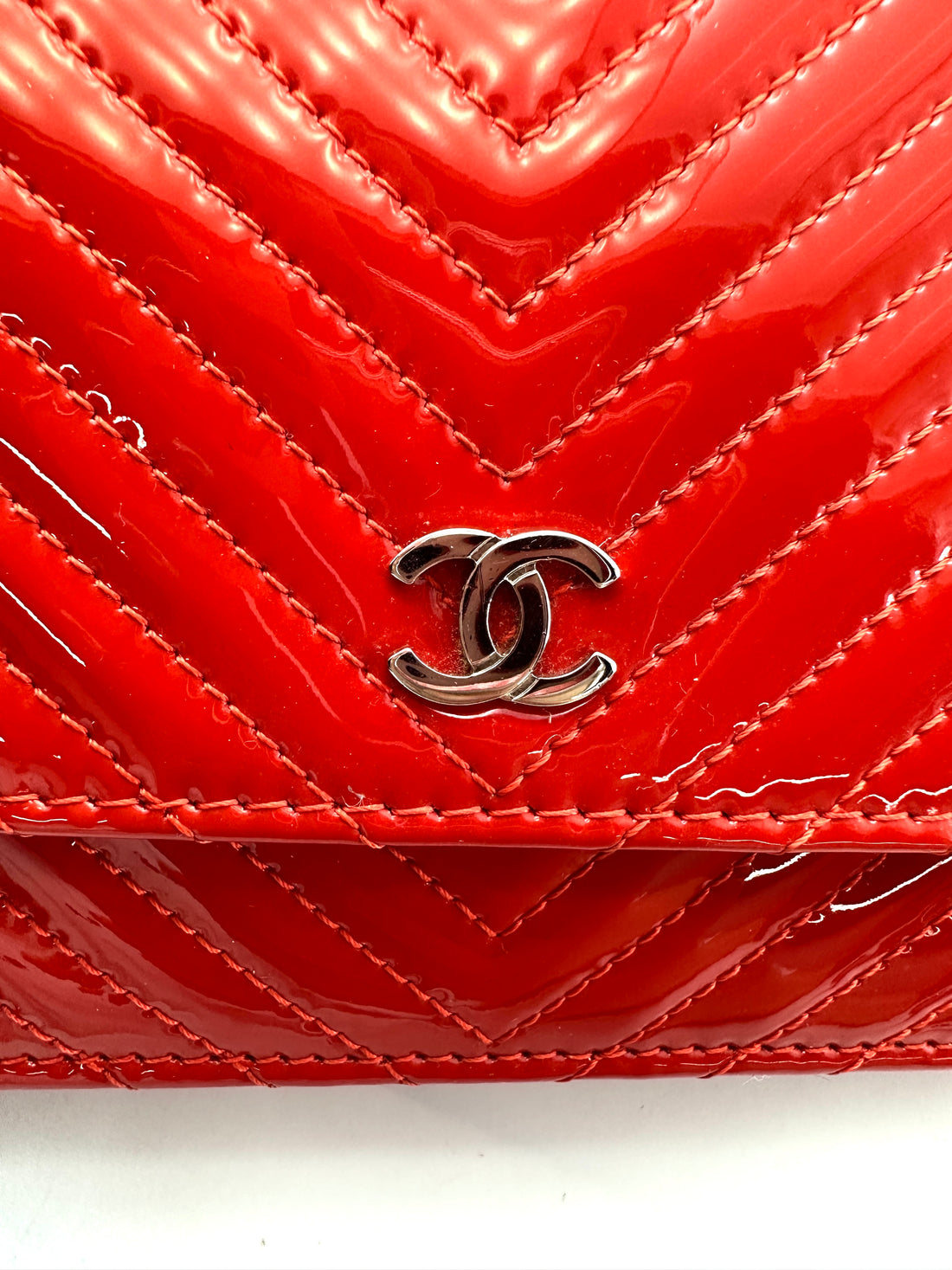 Chanel Red Chevron Quilted Patent Leather Wallet On Chain(20***35) CC1951