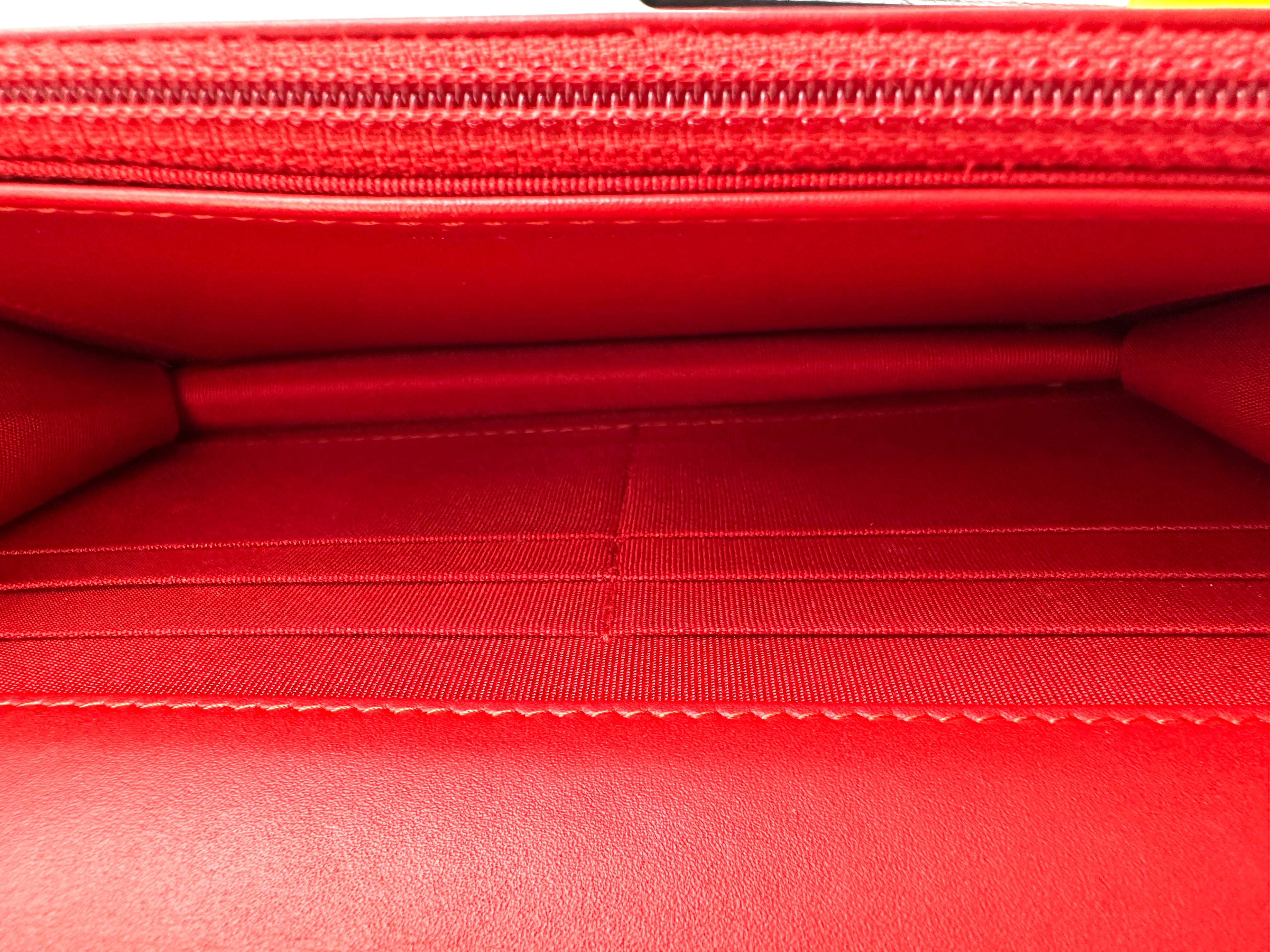 Chanel Red Chevron Quilted Patent Leather Wallet On Chain(20***35) CC1951