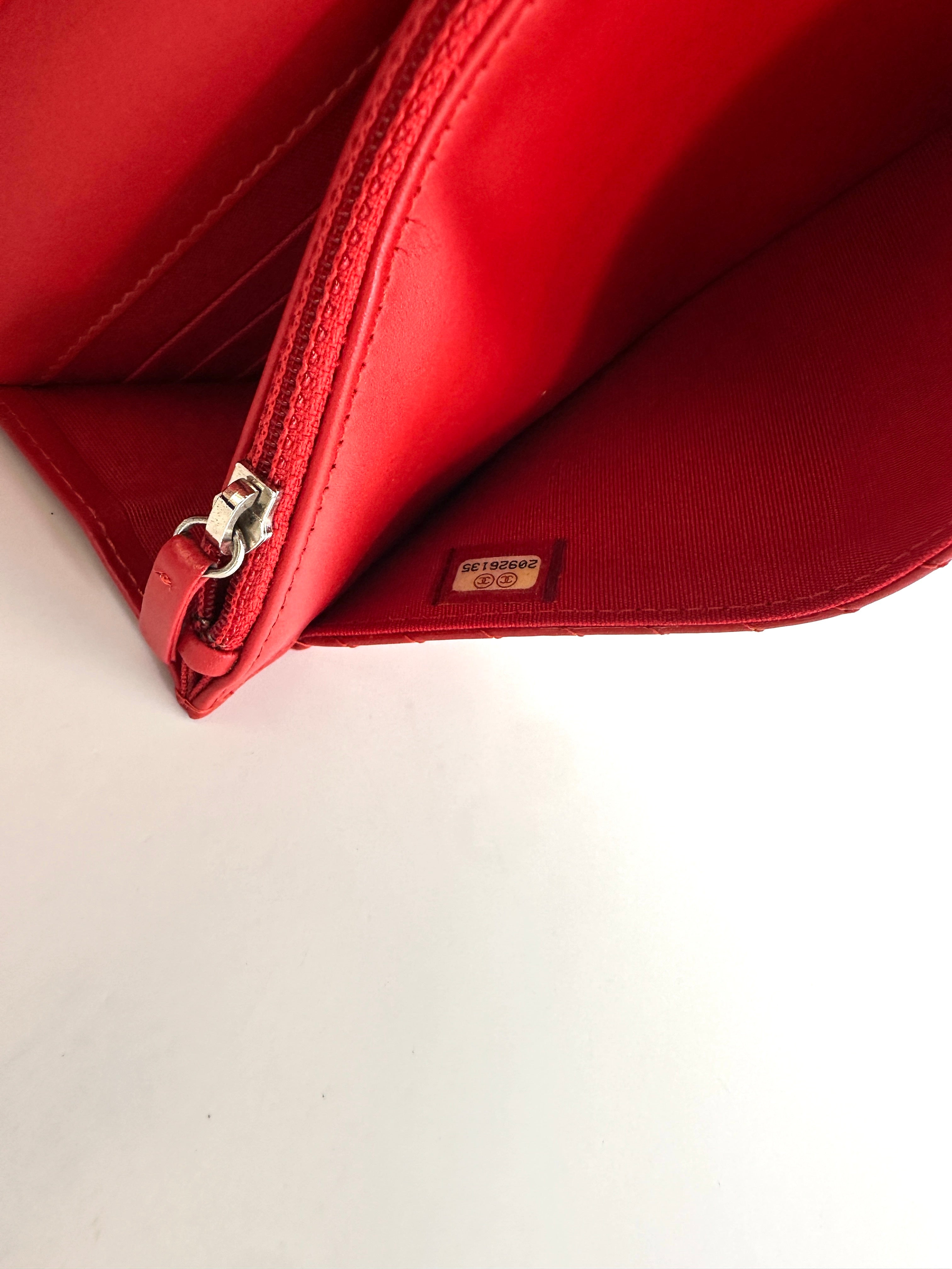 Chanel Red Chevron Quilted Patent Leather Wallet On Chain(20***35) CC1951