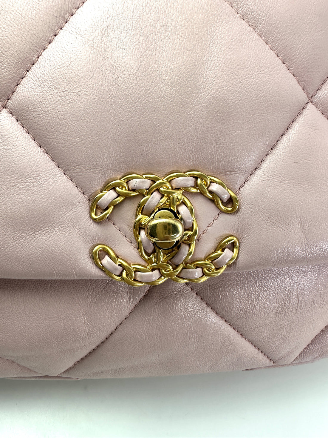 Chanel 19Bag Pink Quilted Lambskin Flap Bag(31***10) CC1952