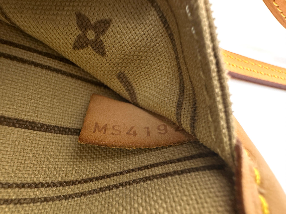 Louis Vuitton Neverfull Monogram Canvas Shoulder Bag LV2719