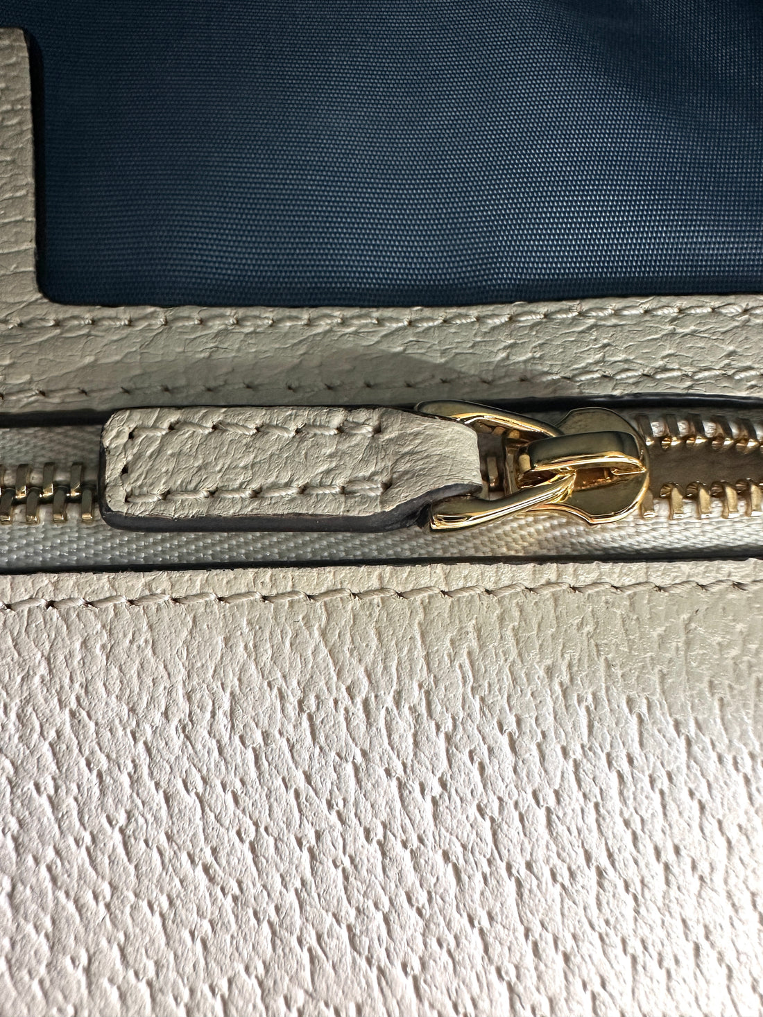 Gucci Sylvie Bee Star White Leather Shoulder Bag GG975