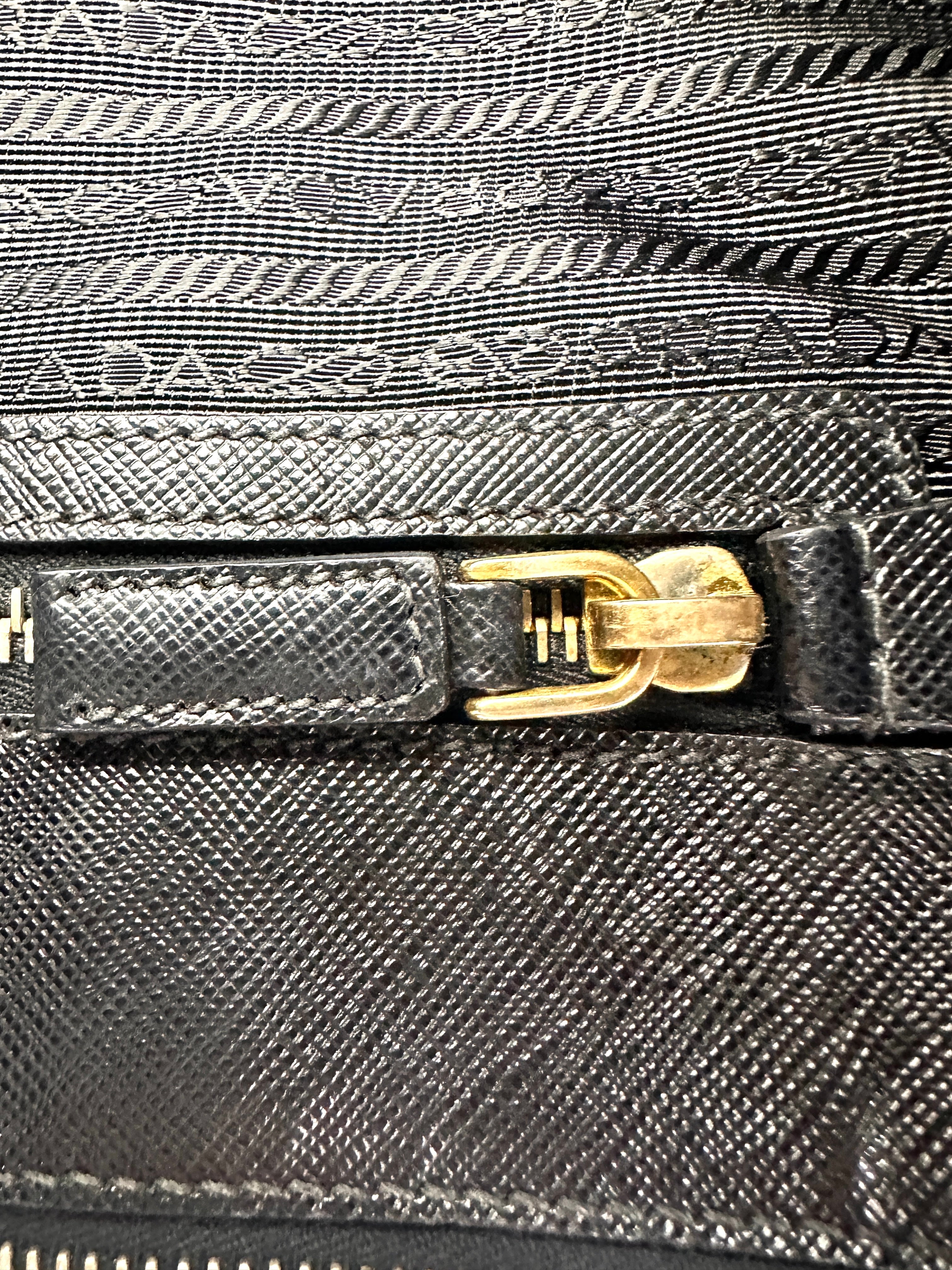 Prada Galleria Black Saffiano Leather Large Size Handle Bag PR334