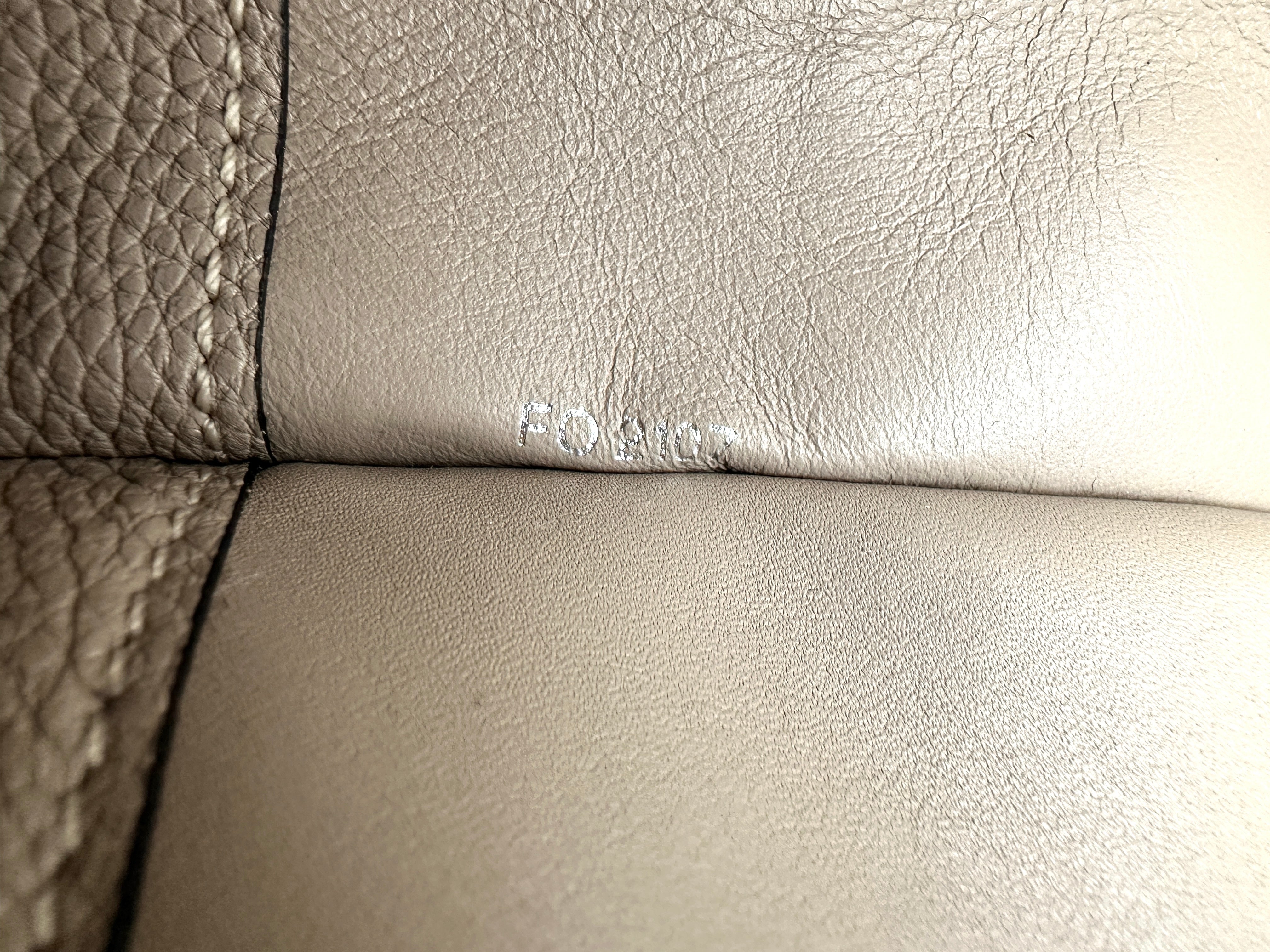 Louis Vuitton City Steamer Beige Grained Leather Handle Bag LV2731