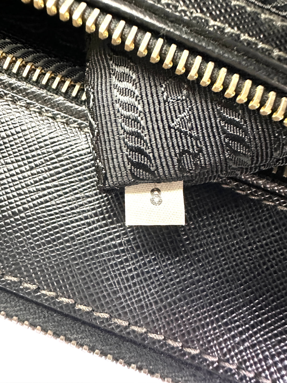 Prada Galleria Black Saffiano Leather Handle Bag PR332