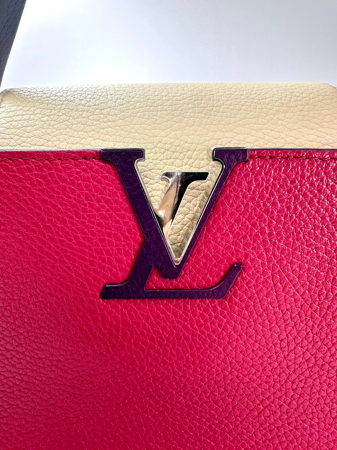 Louis Vuitton Capucines MM Red Leather Navy Handle Bag LV2727