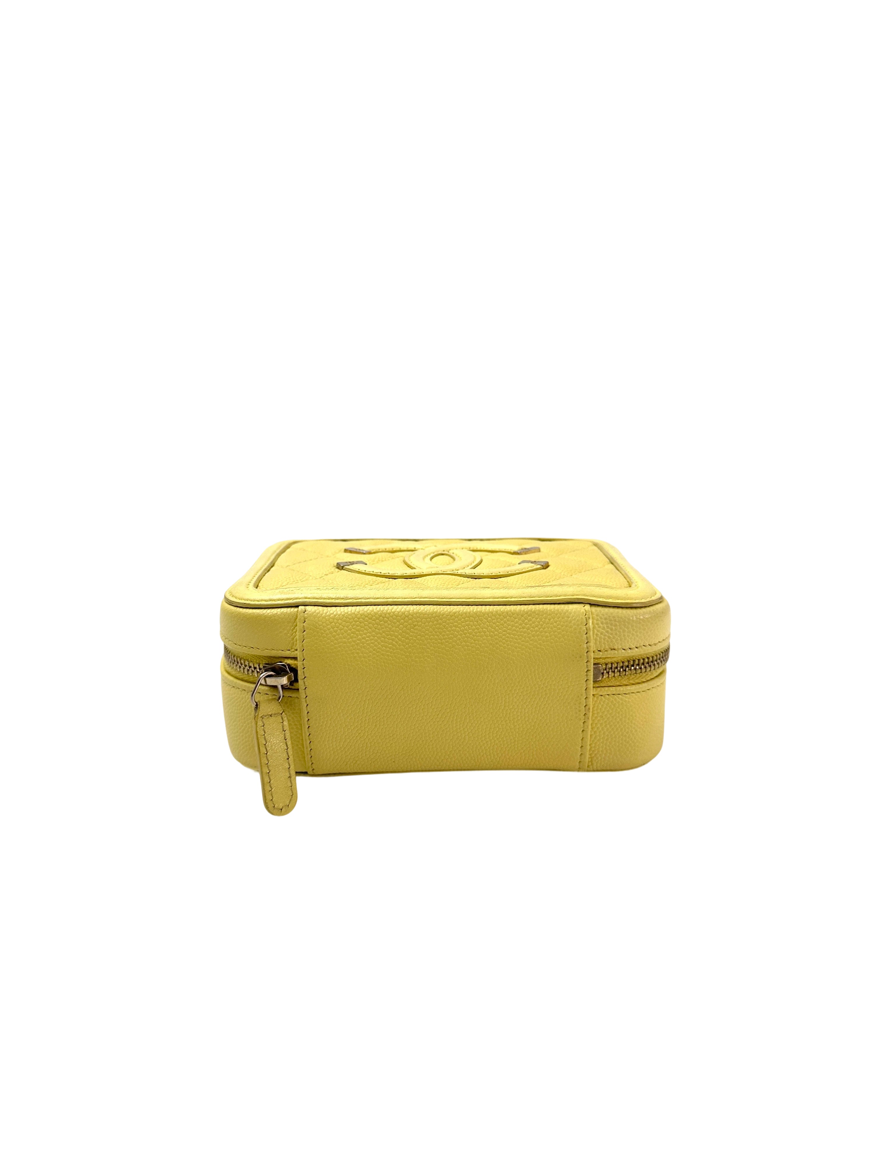 Chanel CC Filigree Yellow Quilted Leather Small Size Vanity Case(25***33) CC1954