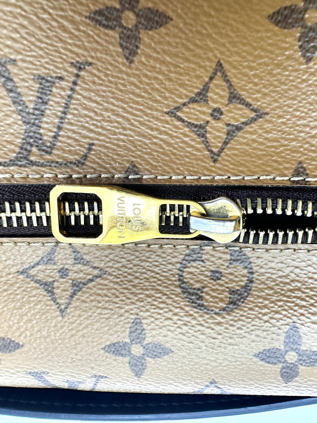 Louis Vuitton Monogram Canvas Pochette Metis LV2732