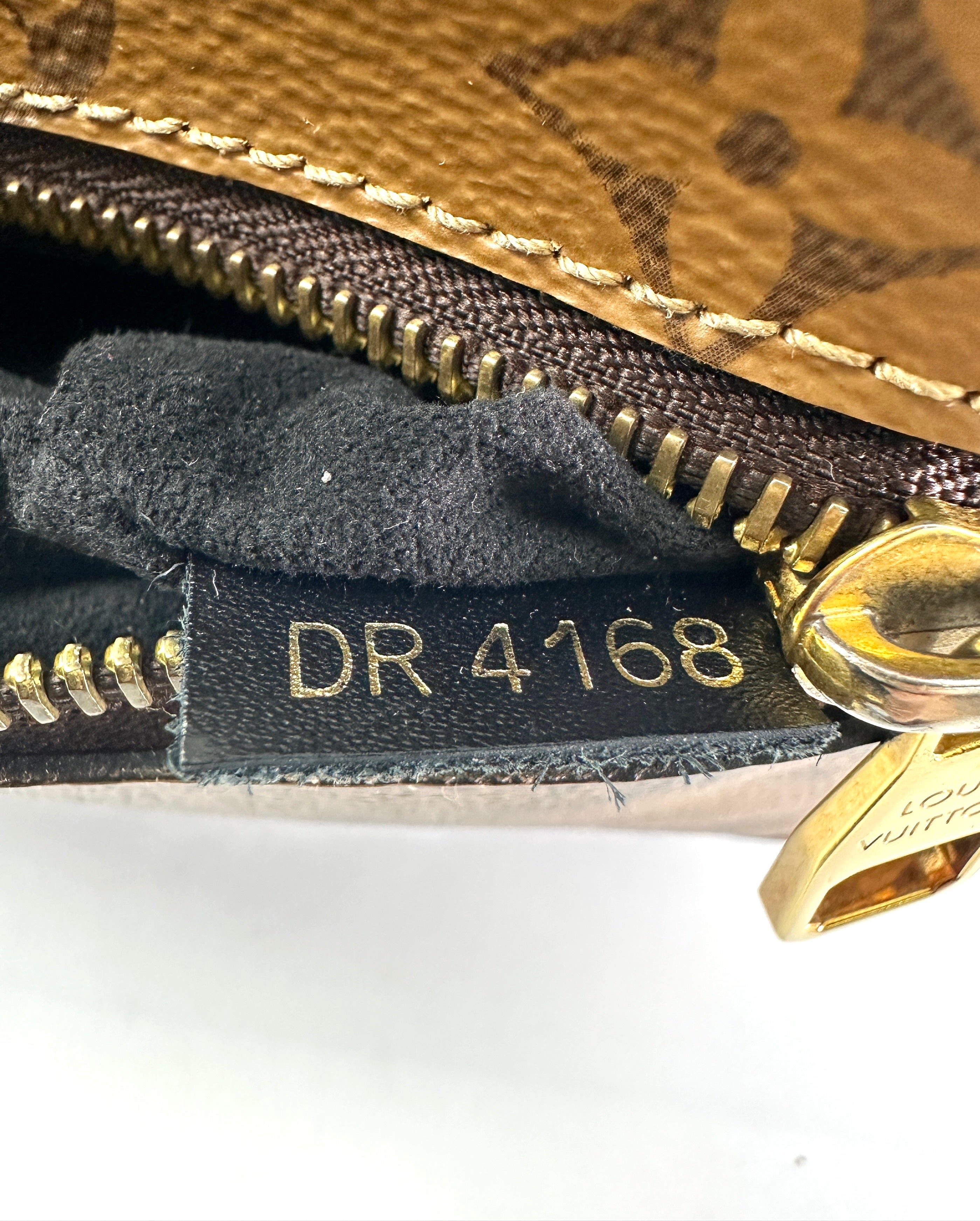 Louis Vuitton Monogram Canvas Pochette Metis LV2732