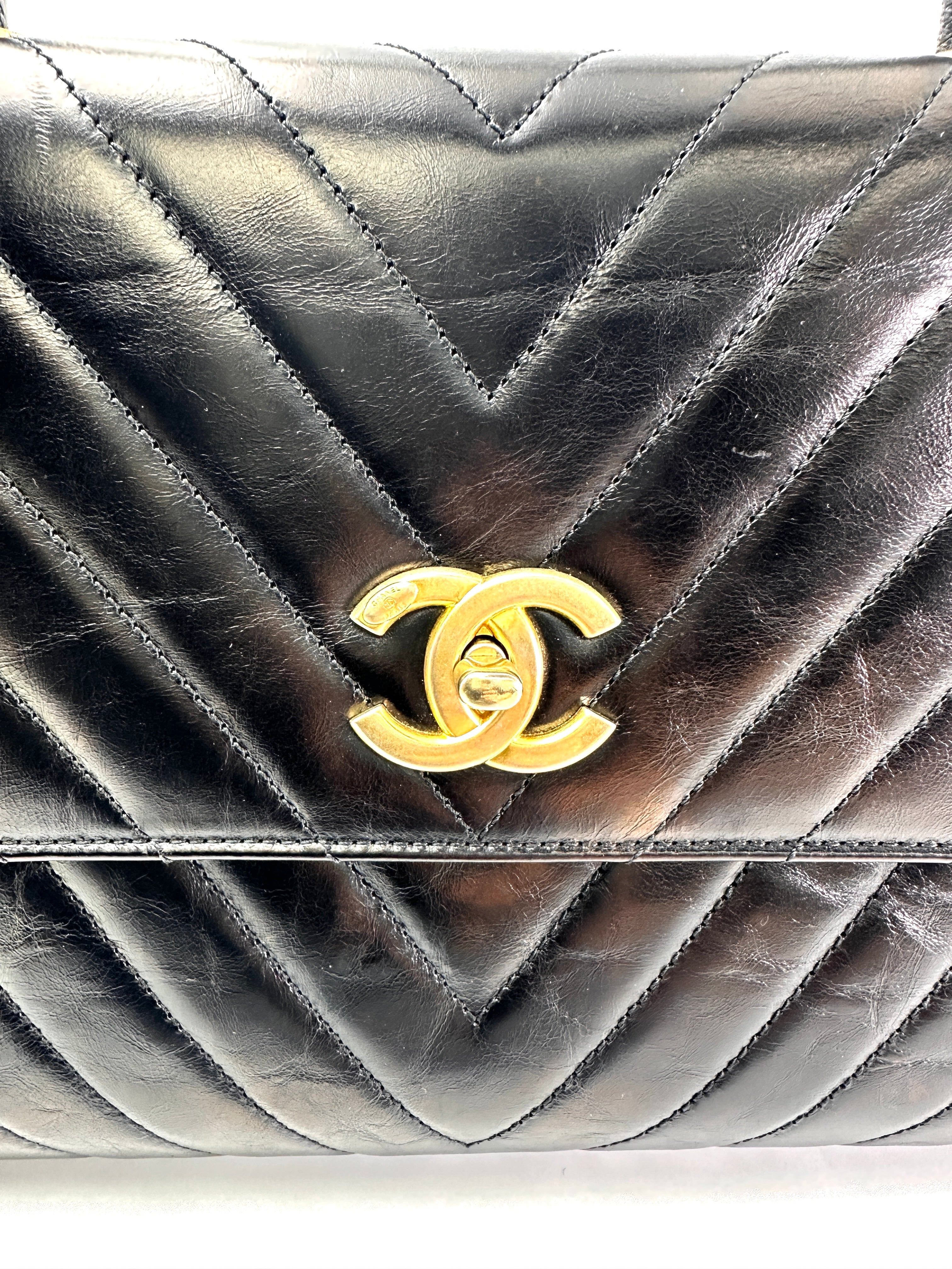 Chanel CoCo Handle Black Chevron Quilted Calfskin Large Size Shoulder Bag(24***06) CC1958