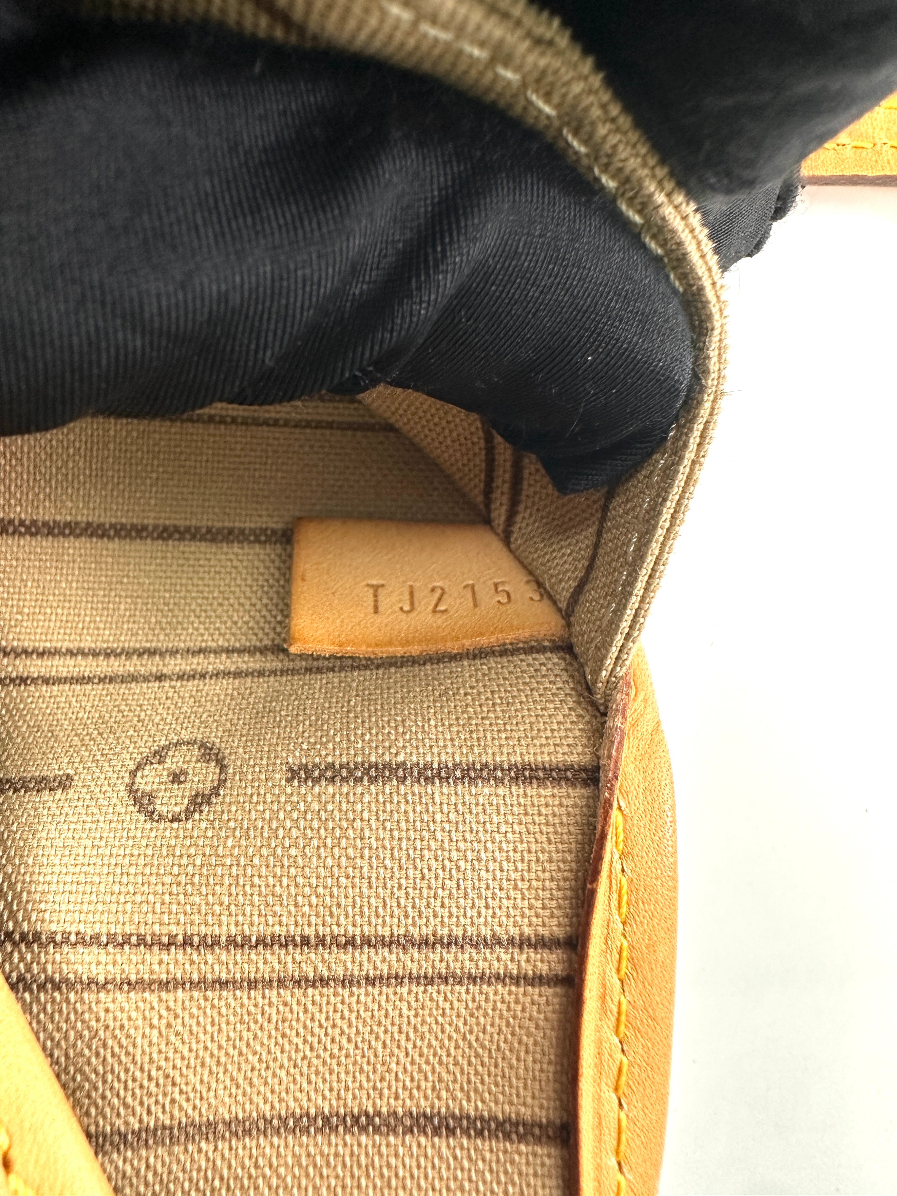 Louis Vuitton Neverfull GM Monogram Canvas Shoulder Bag LV2738