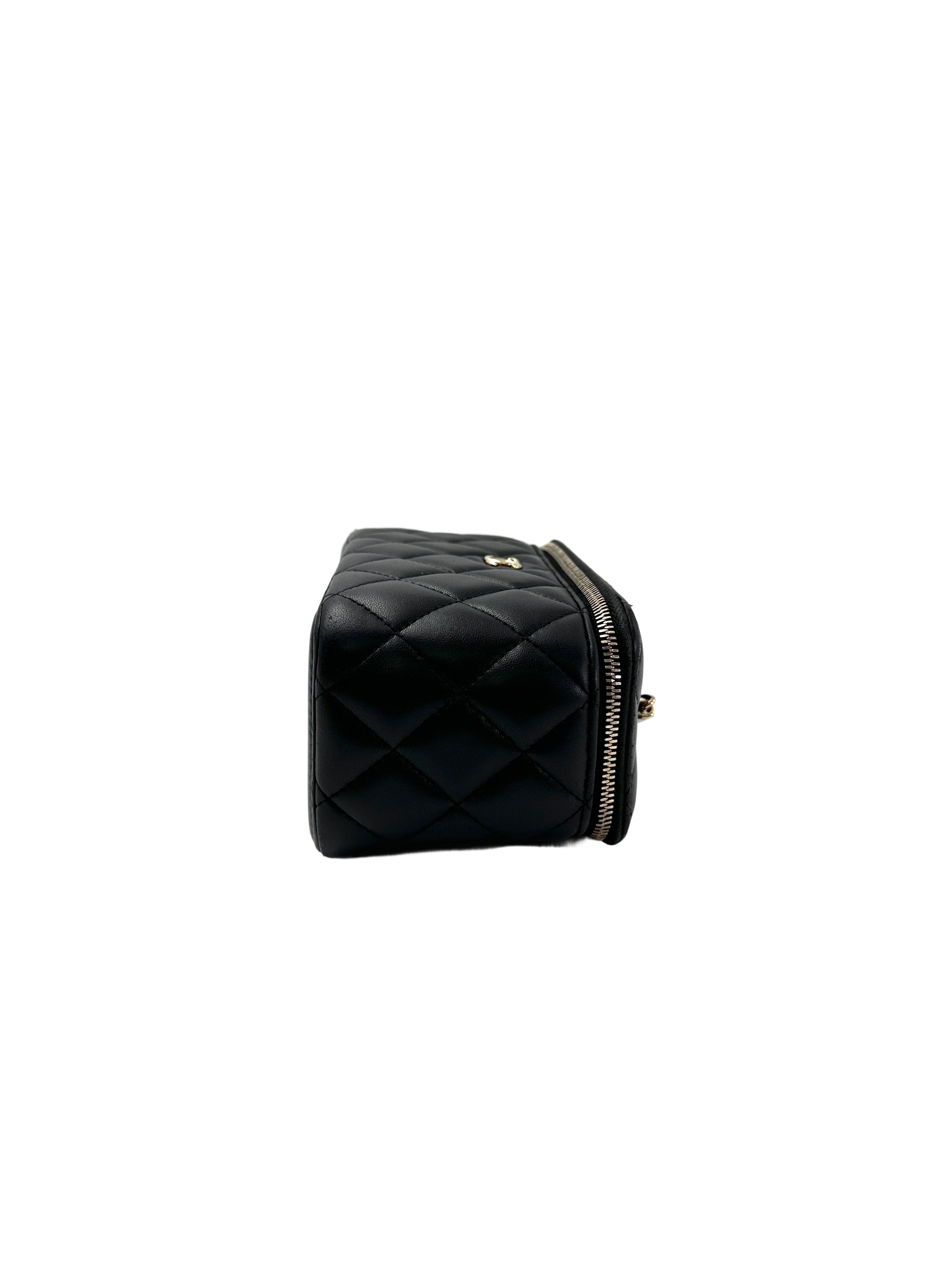 Chanel Black Quilted Lambskin Vanity Case With Gold Buckle(X8***1E) CC1960