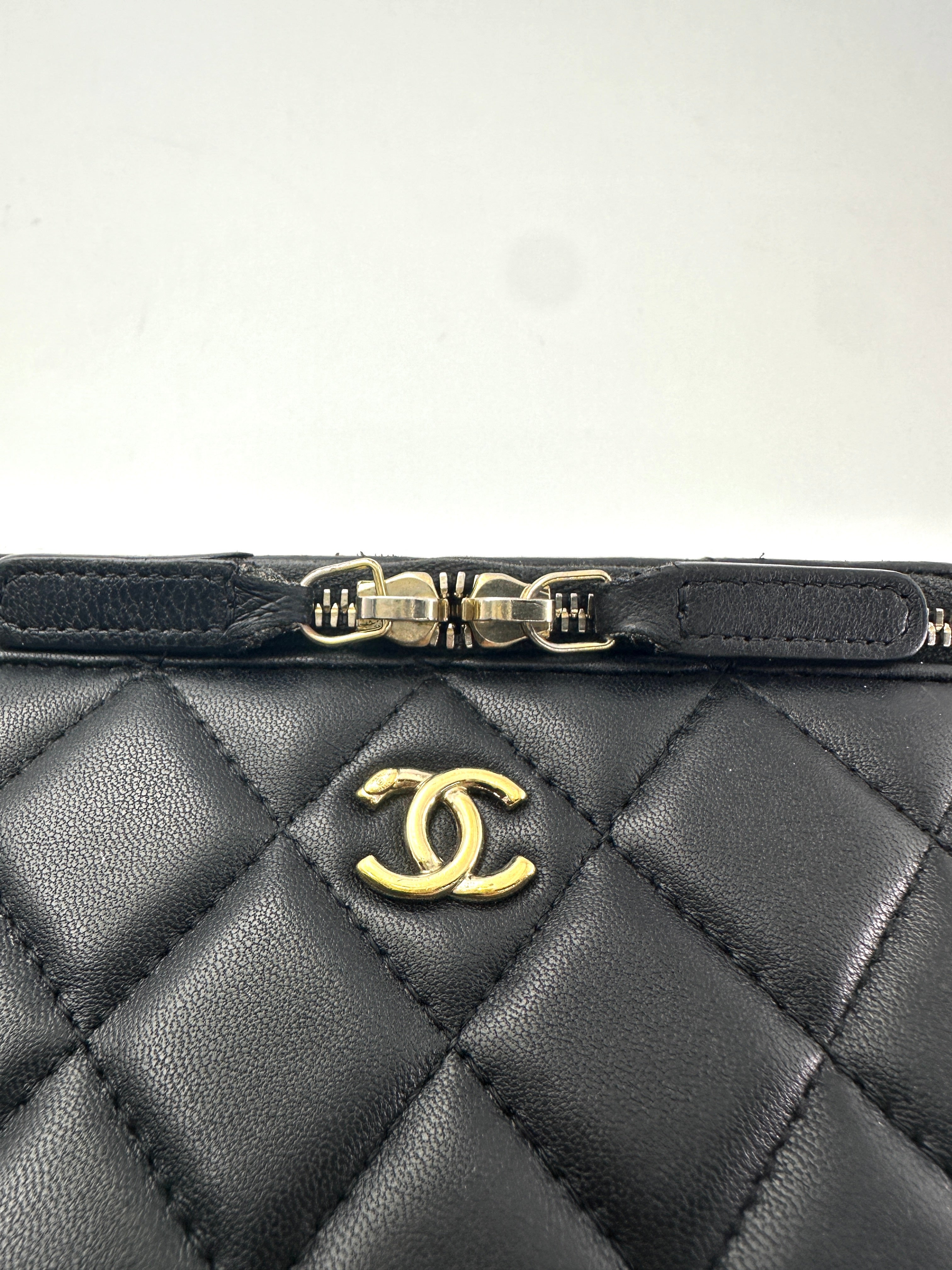 Chanel Black Quilted Lambskin Vanity Case With Gold Buckle(X8***1E) CC1960