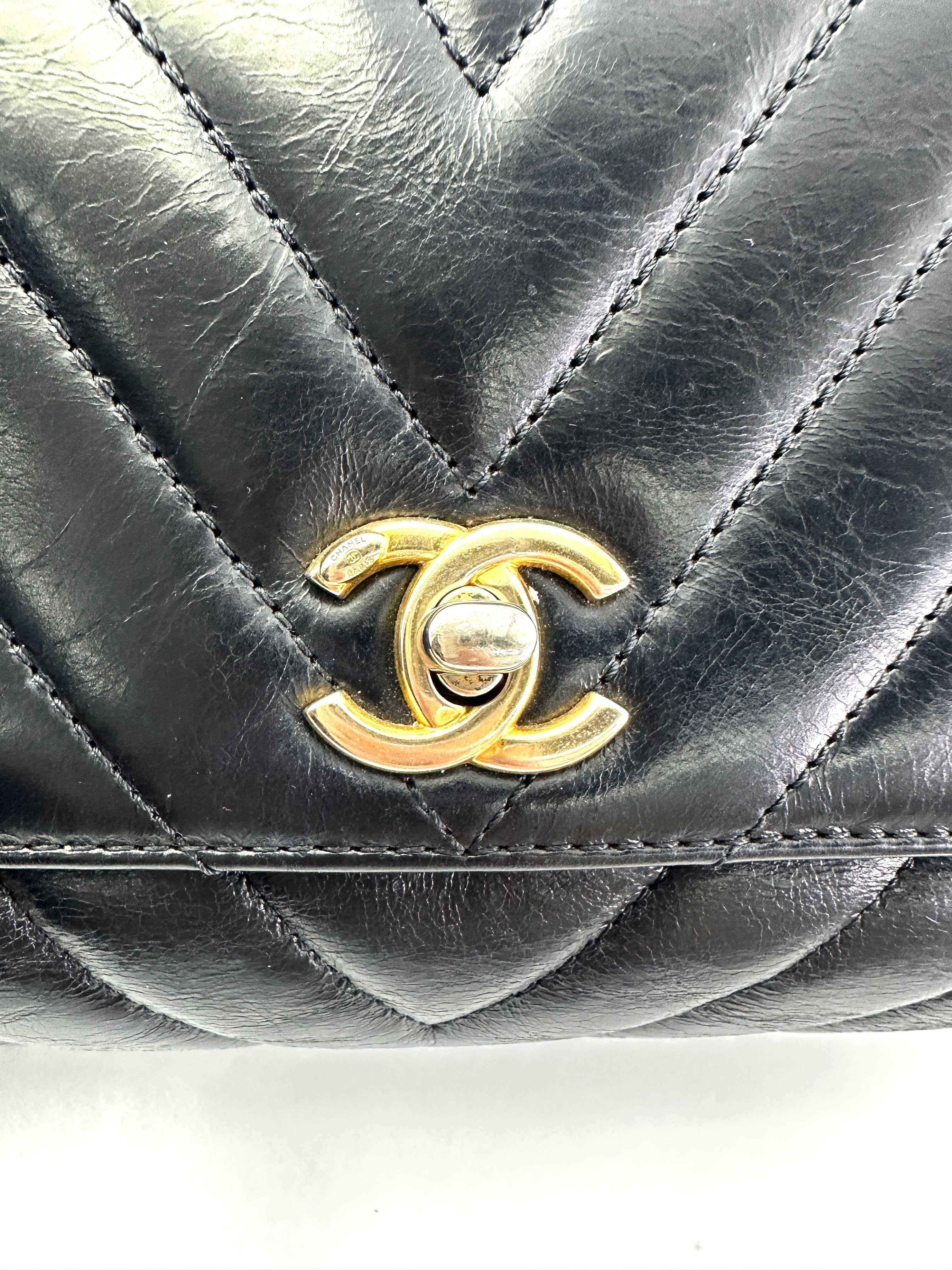 Chanel CoCo Handle Black Chevron Quilted Leather Shoulder Bag(23***80) CC1961