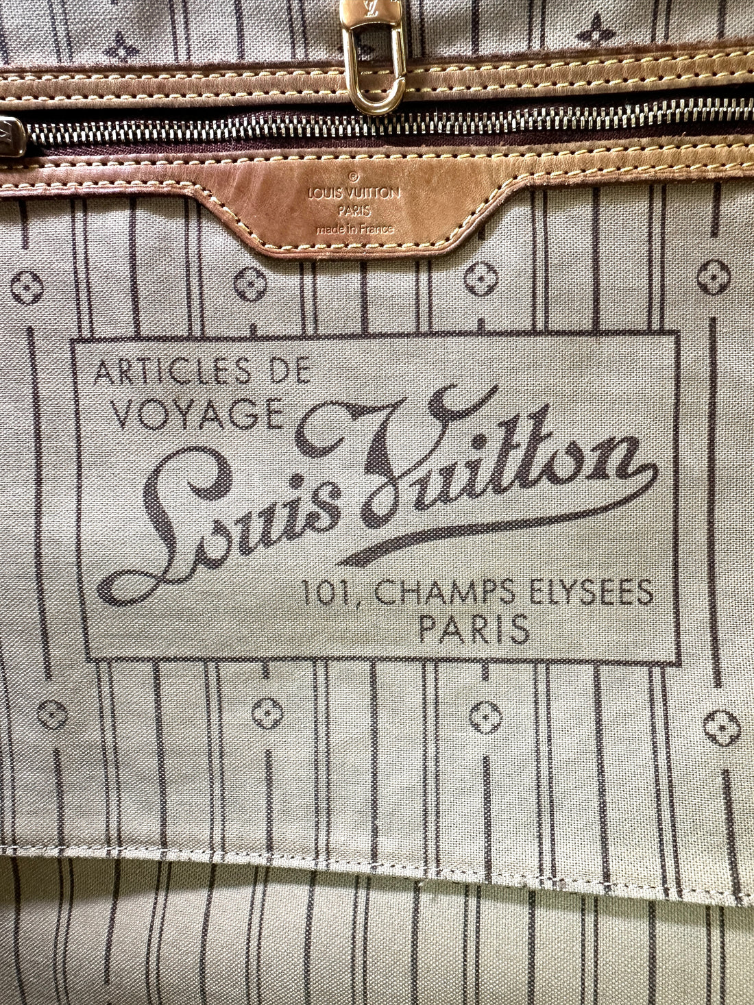 Louis Vuitton Neverfull GM Monogram Canvas Shoulder Bag LV2737