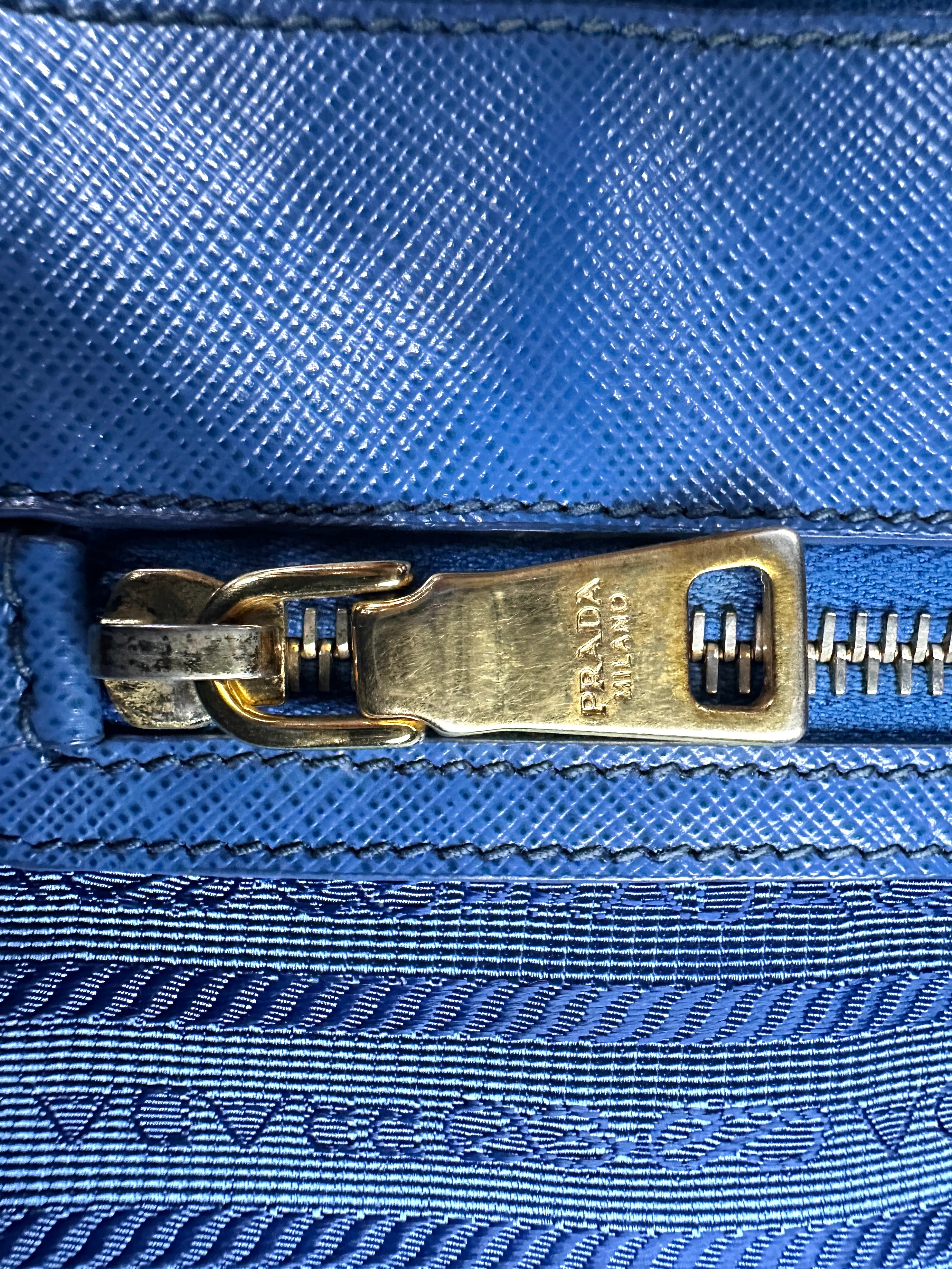 Prada Galleria Blue Saffiano Leather Handle Bag PR341