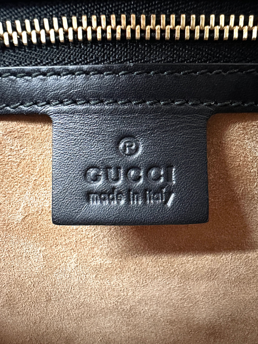 Gucci Sylvie Black Leather Medium Size Shoulder Bag GG1001