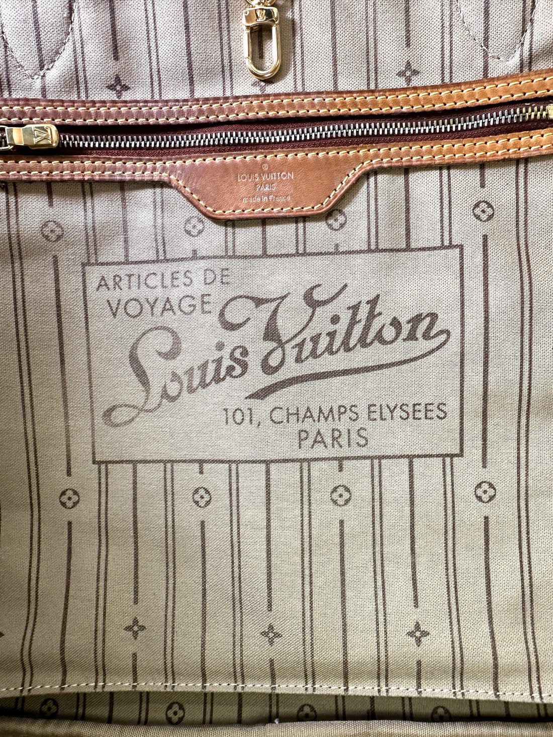 Louis Vuitton Neverfull GM Monogram Canvas Shoulder Bag LV2739