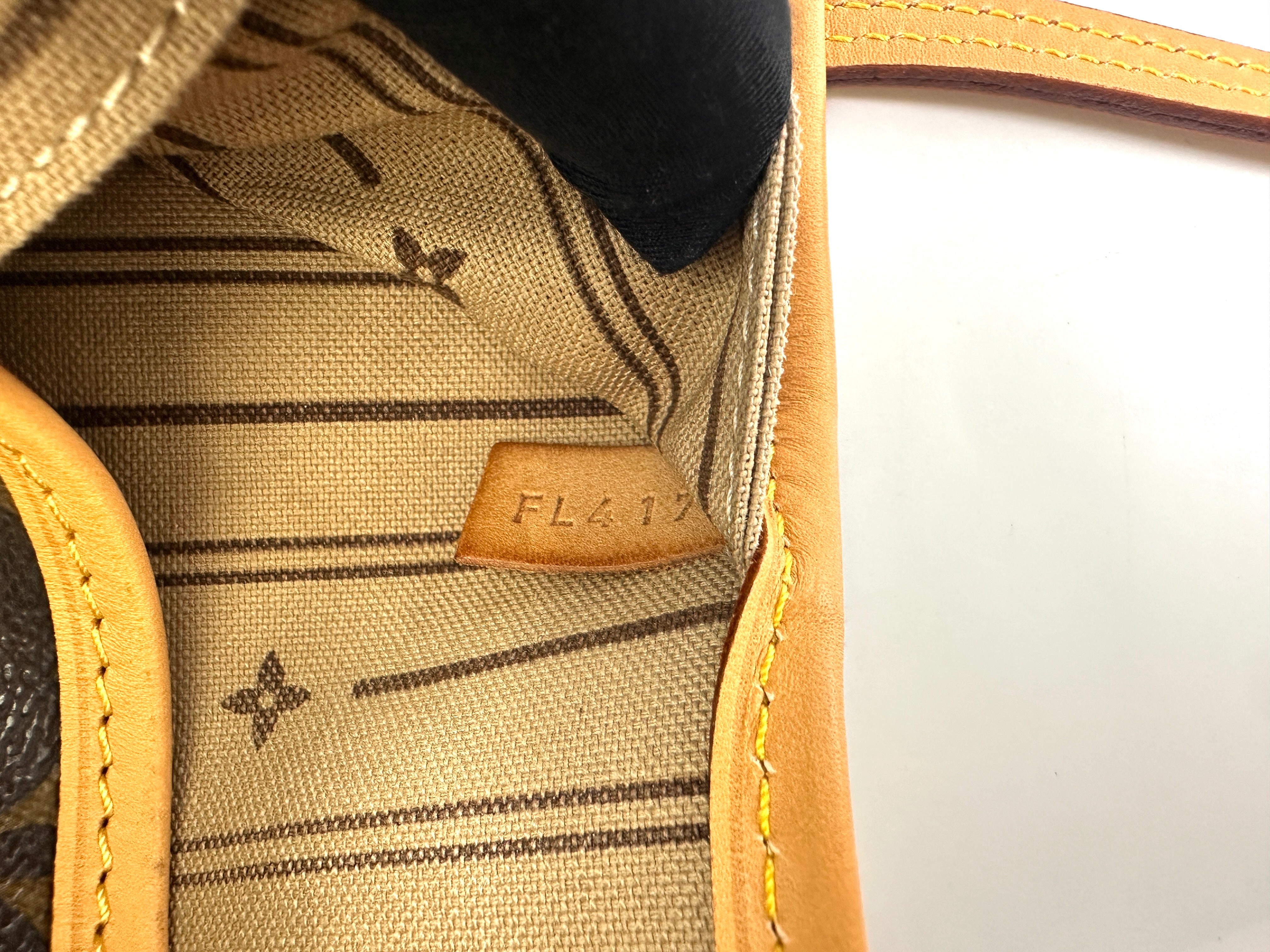 Louis Vuitton Neverfull GM Monogram Canvas Shoulder Bag LV2739