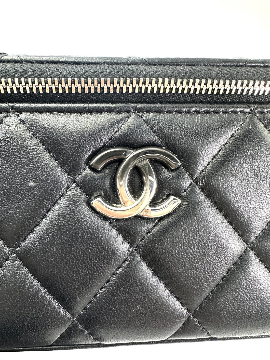 Chanel Black Quilted Lambskin Vanity Case With Silver Buckle(NT***60) CC1965