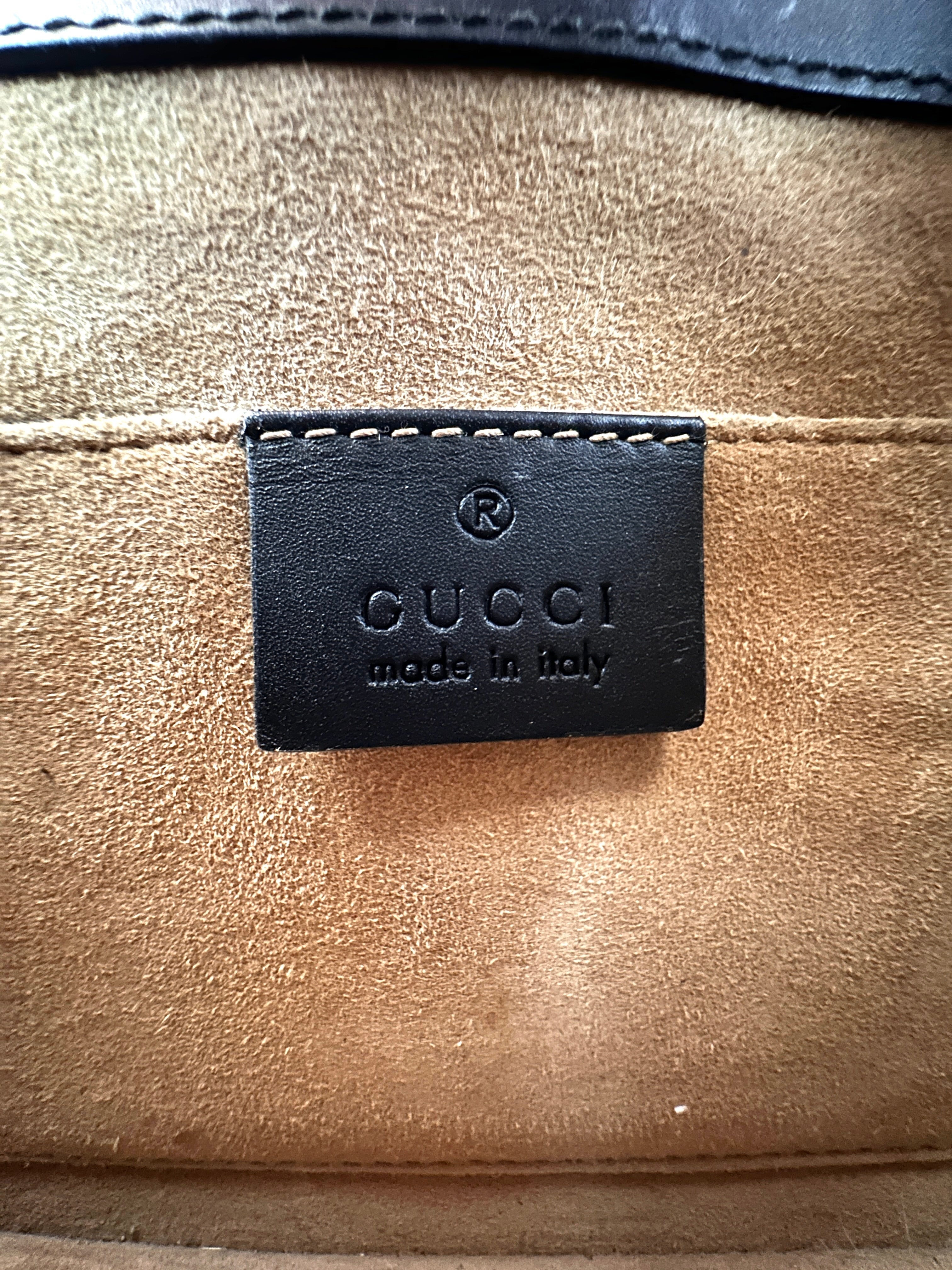 Gucci Sylvie Black Leather Small Size Shoulder Bag GG990