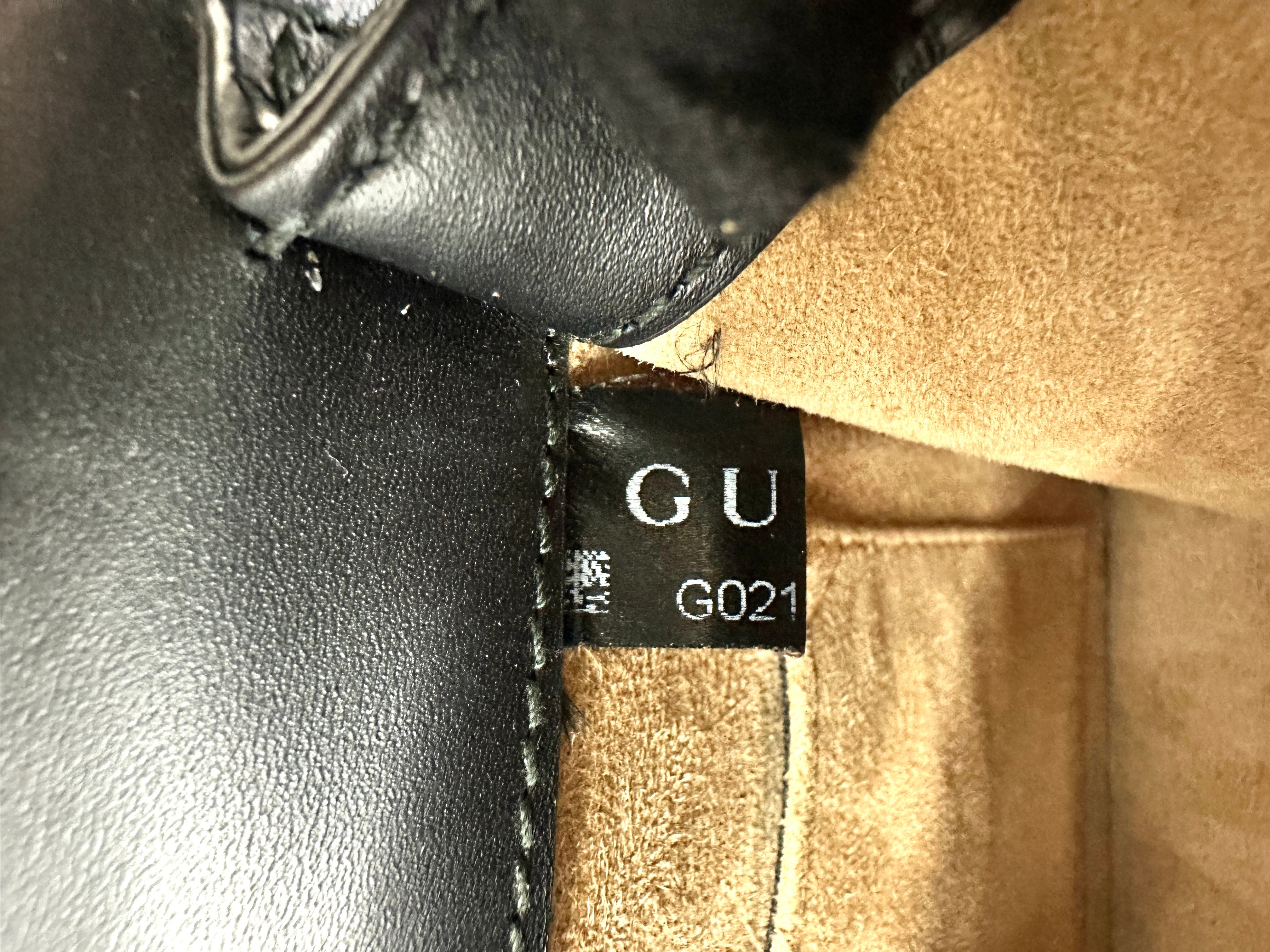 Gucci Sylvie Black Leather Small Size Shoulder Bag GG990