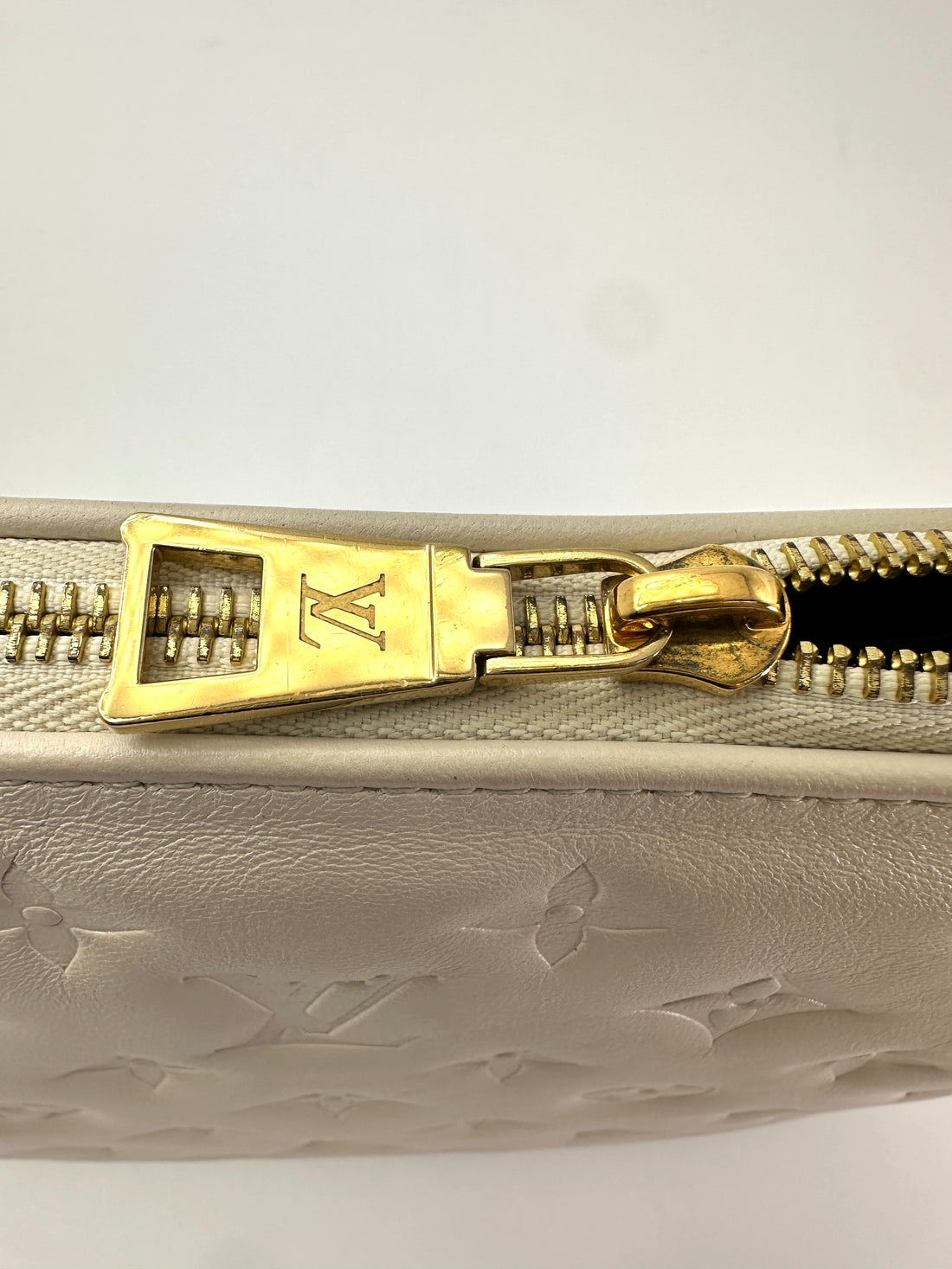 Louis Vuitton Coussin White Monogram Embossed Leather Shoulder Bag LV2742