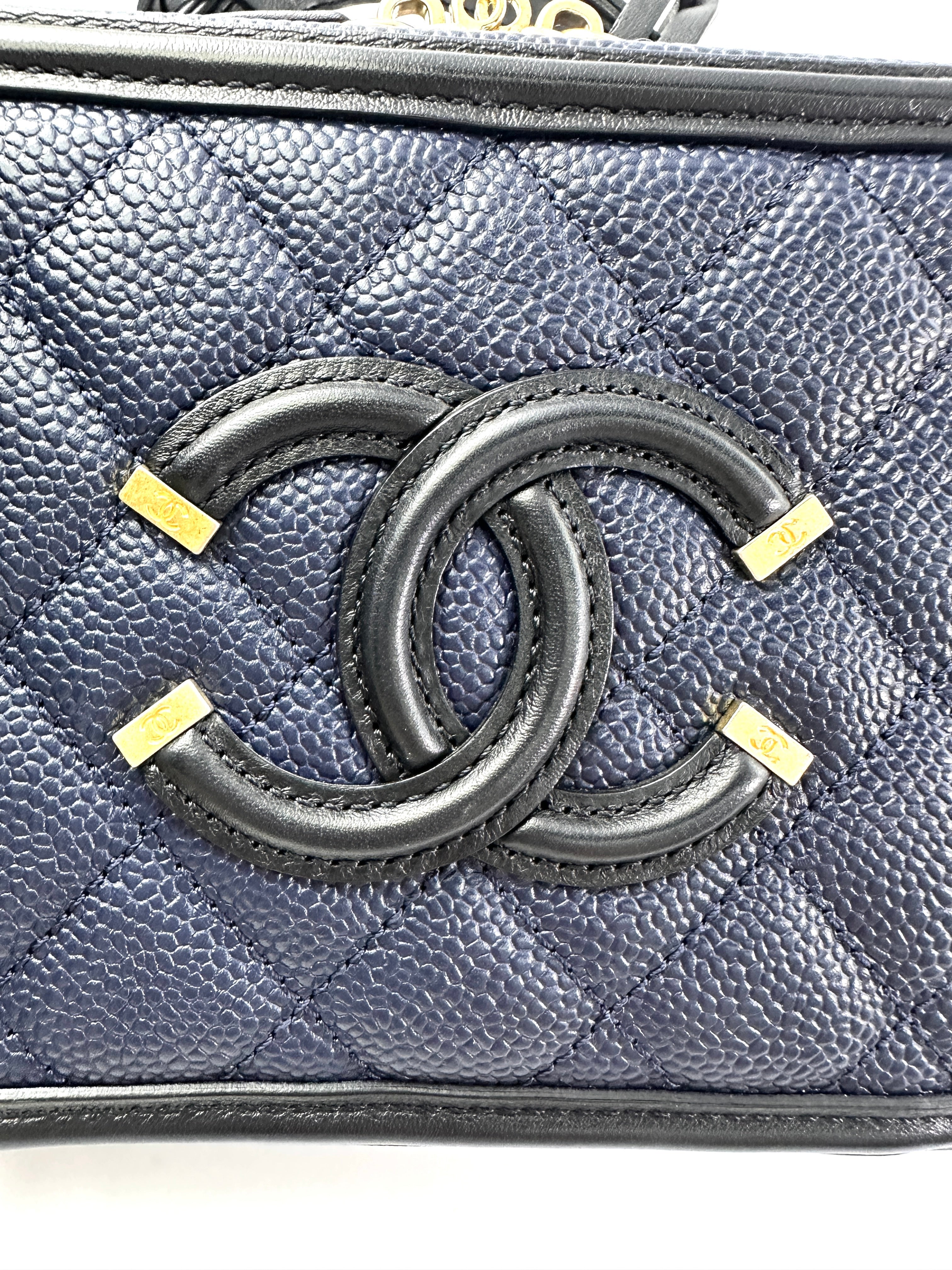 Chanel CC Filigree Navy Quilted Leather Small Size Vanity Case(26***32) CC1967