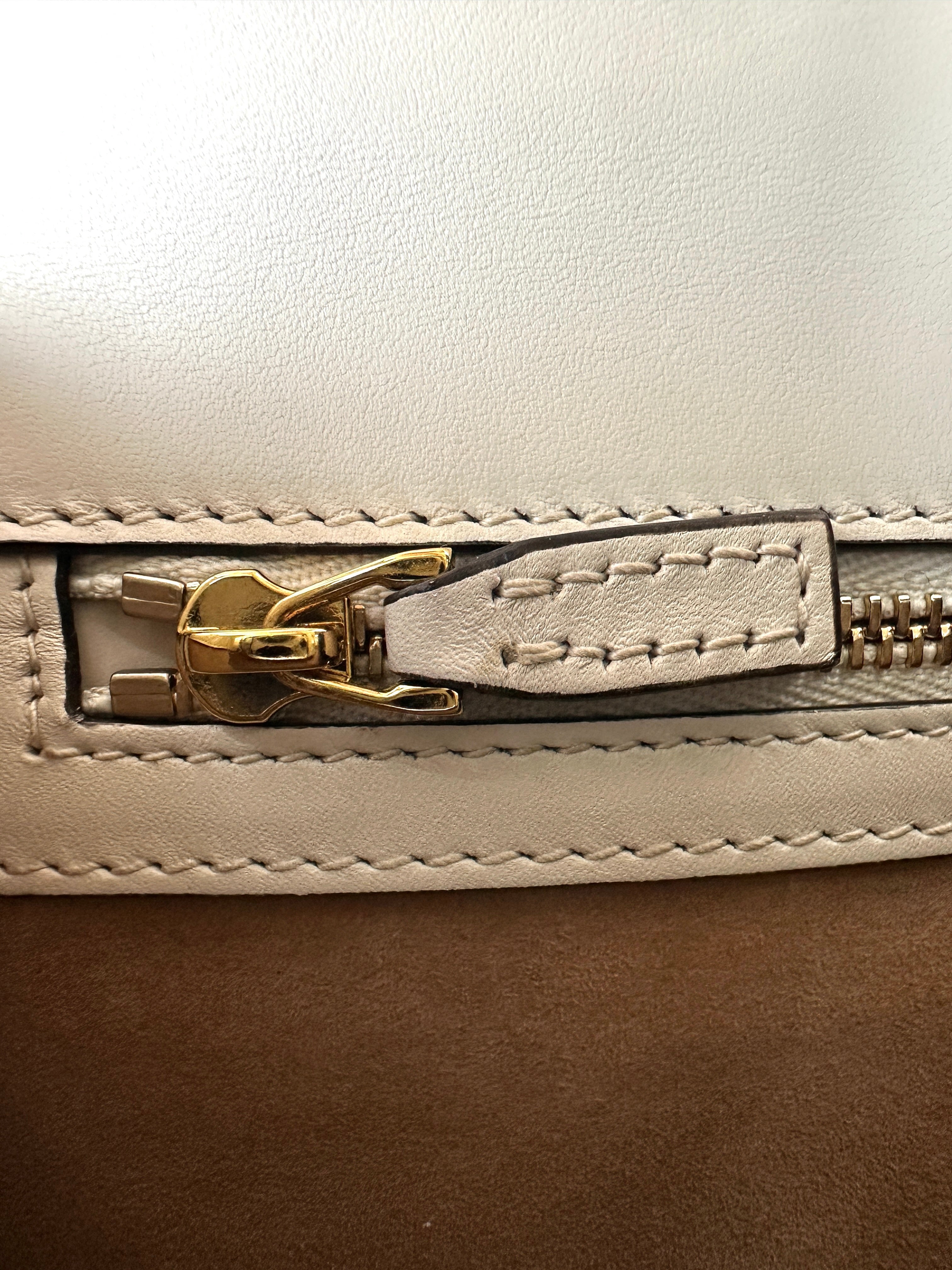 Gucci Sylvie White Leather Medium Size Shoulder Bag GG1004