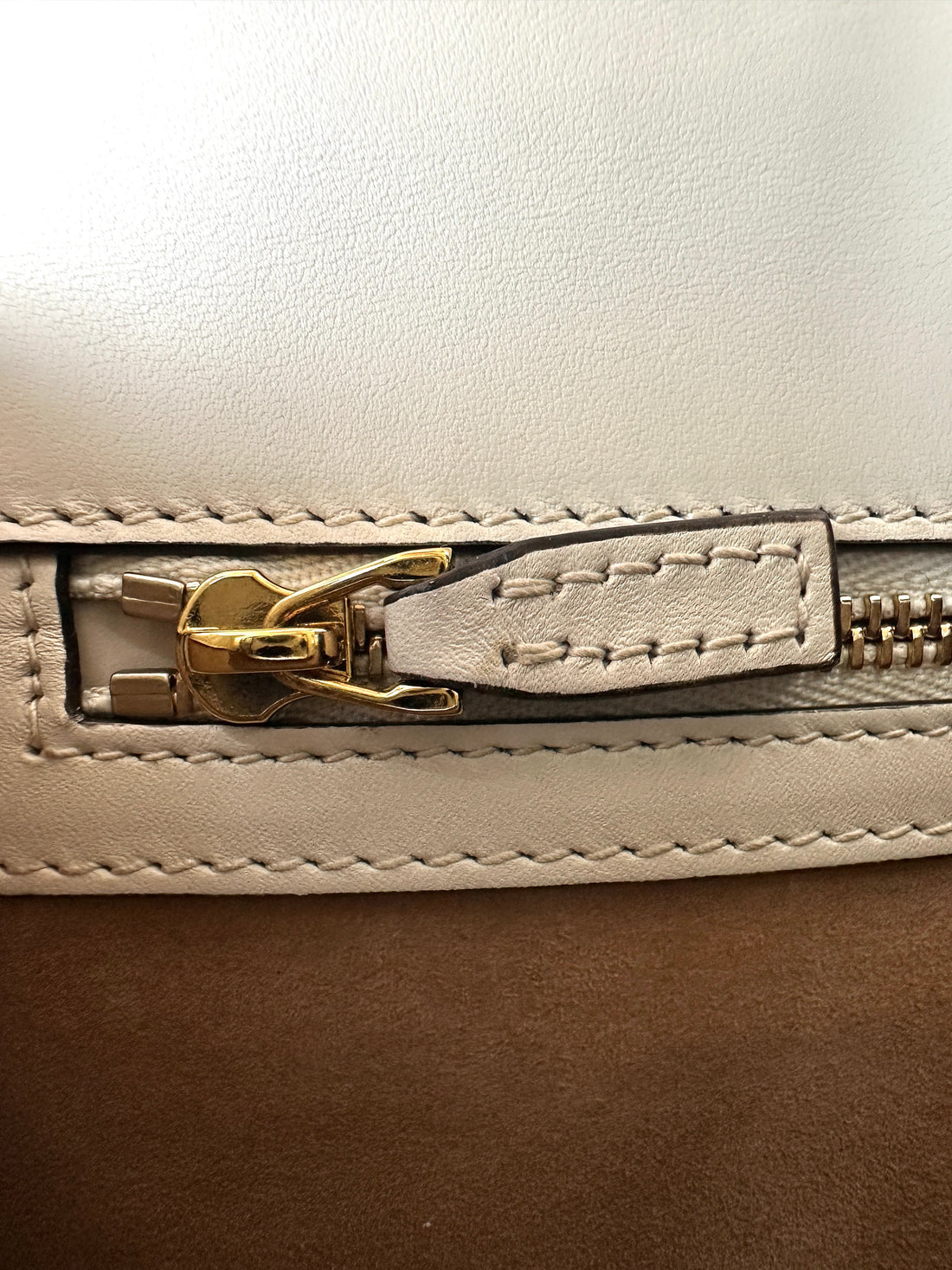Gucci Sylvie White Leather Medium Size Shoulder Bag GG1004