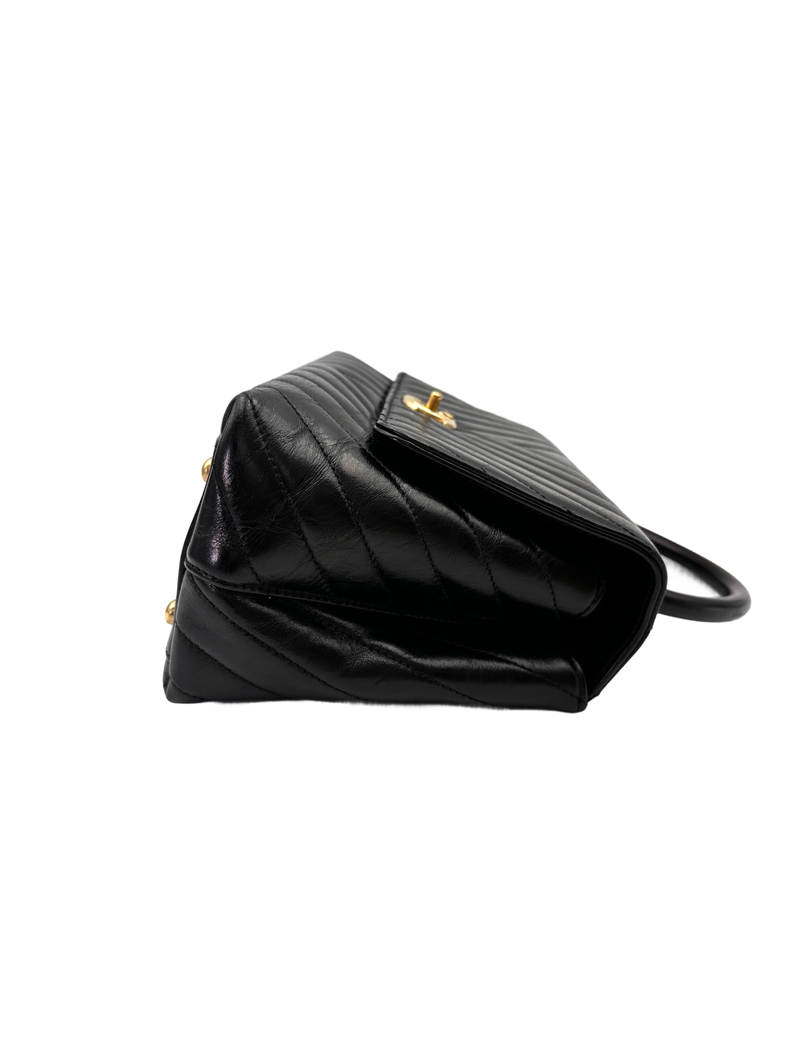 Chanel CoCo Handle Black Chevron Quilted Calfskin Medium Size Shoulder Bag(24***19) CC1970
