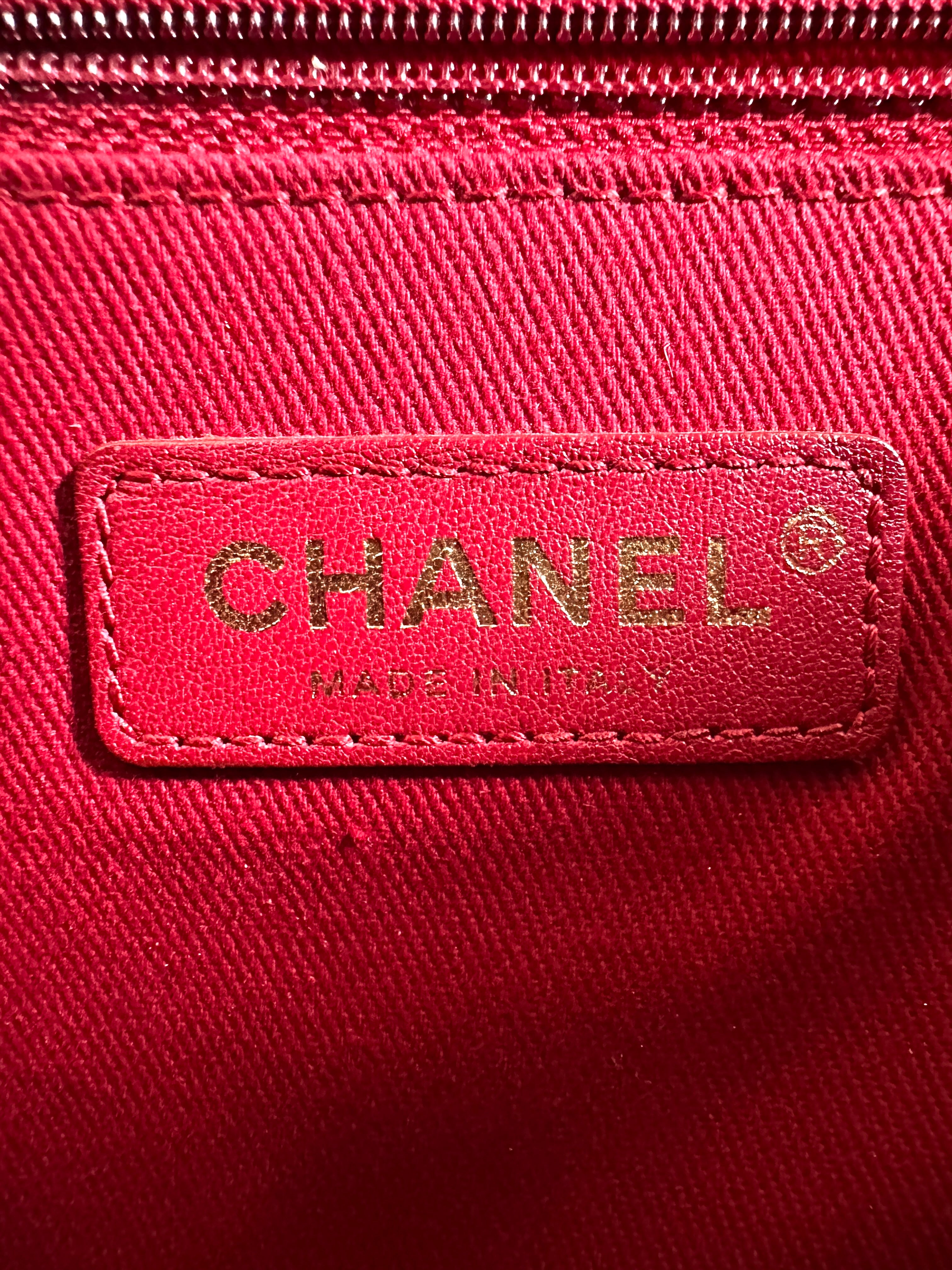 Chanel CoCo Handle Black Chevron Quilted Calfskin Medium Size Shoulder Bag(24***19) CC1970
