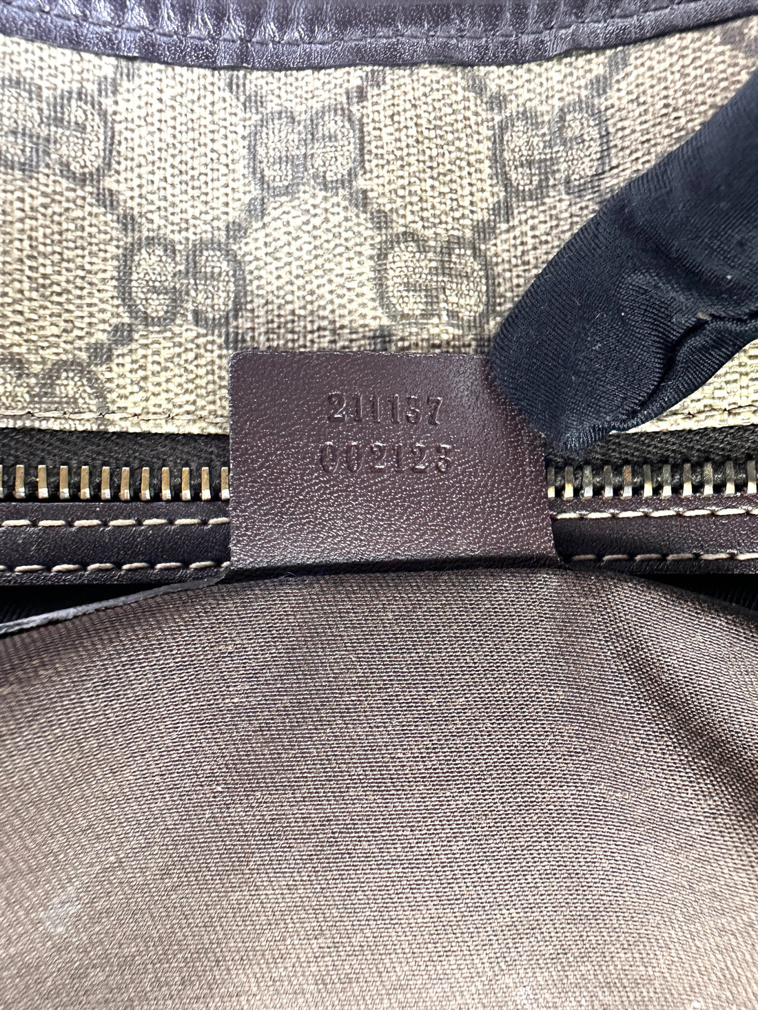 Gucci GG Supreme Canvas Handle Bag GG1028