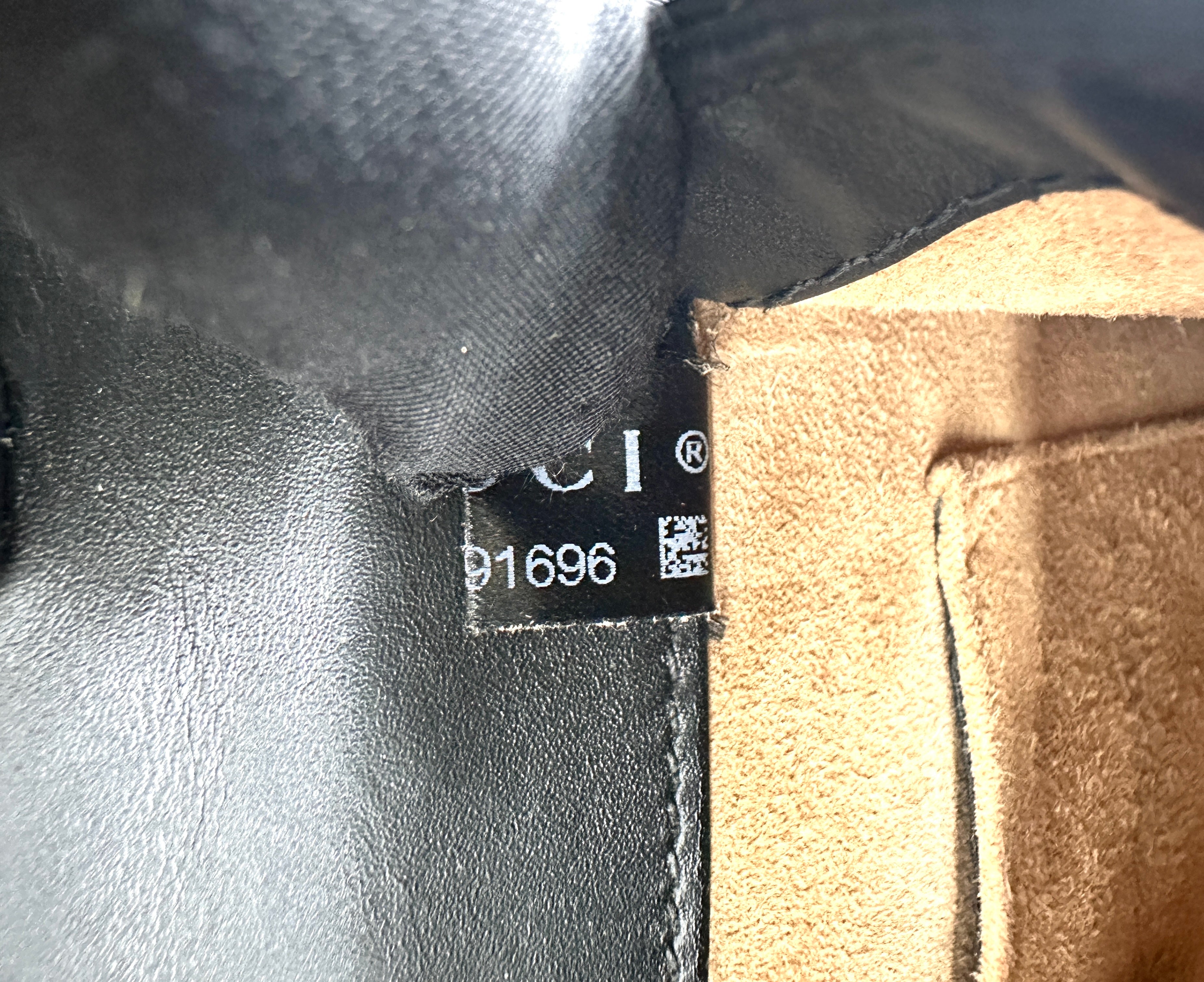 Gucci Sylvie Black Leather Small Size Top Handle Bag GG1022