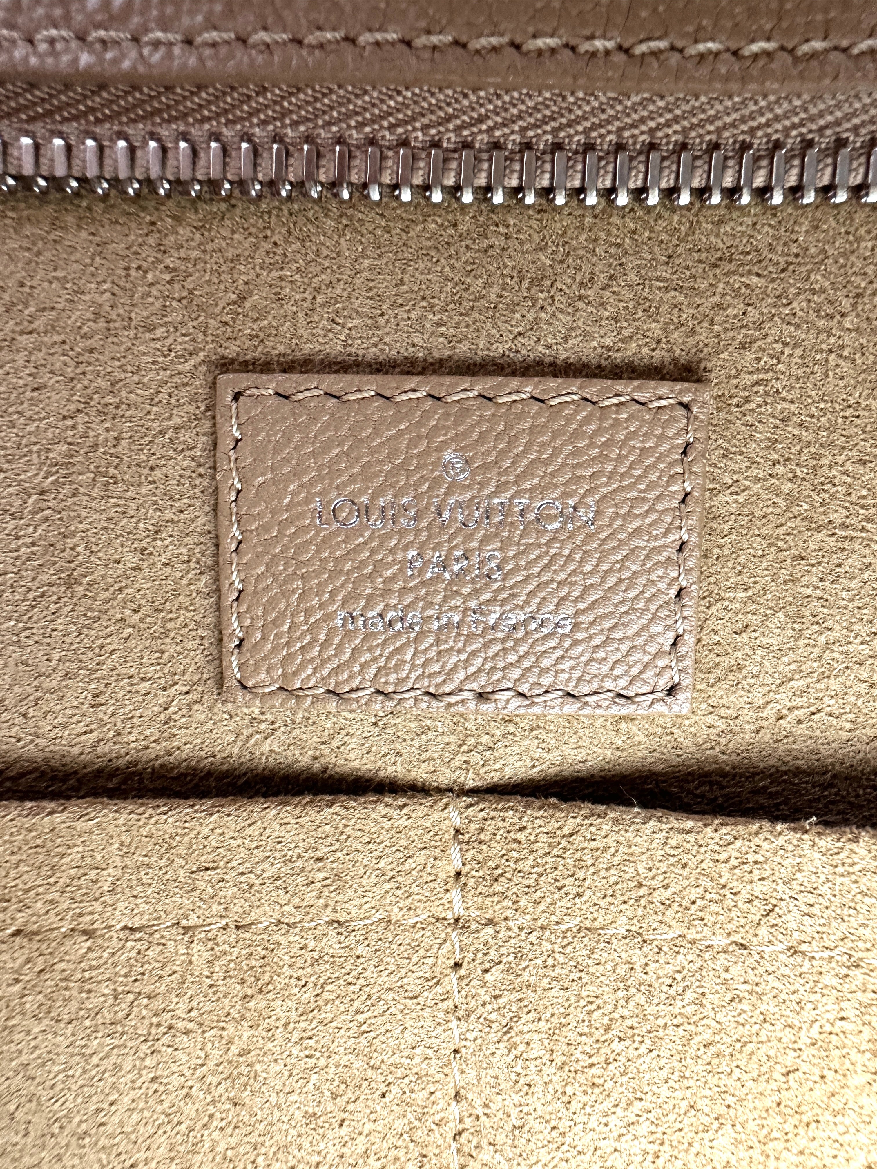 Louis Vuitton Very Zipped Monogram Leather Satchel Tote Bag LV2750