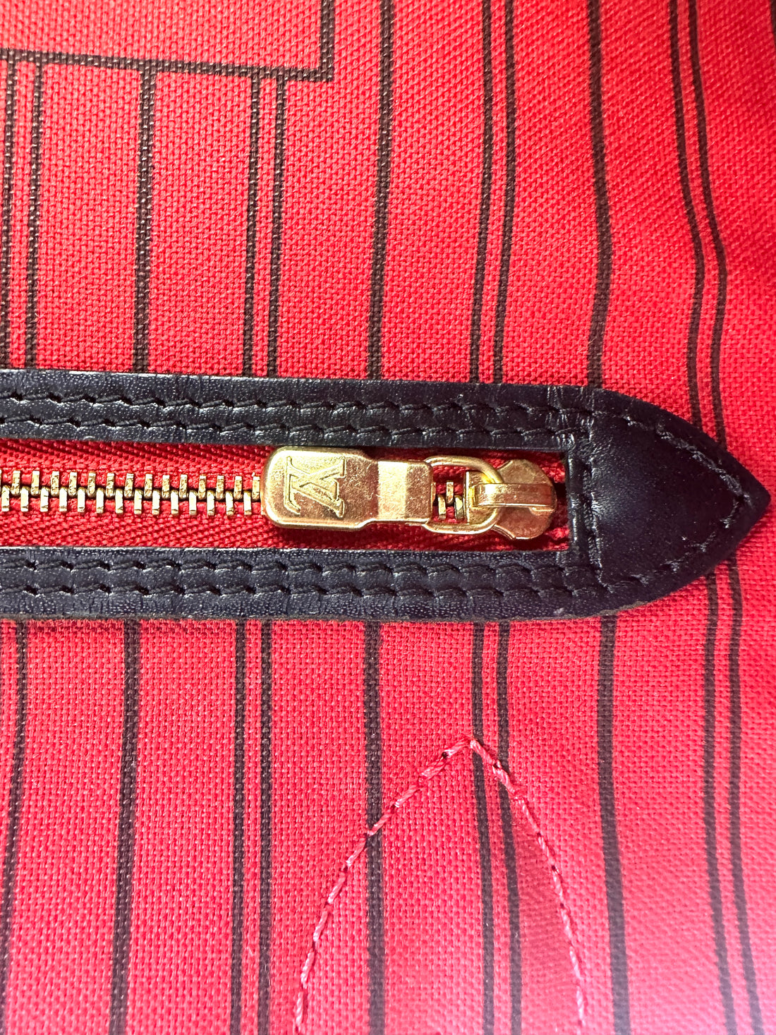 Louis Vuitton World Tour Neverfull Handle Bag LV2754