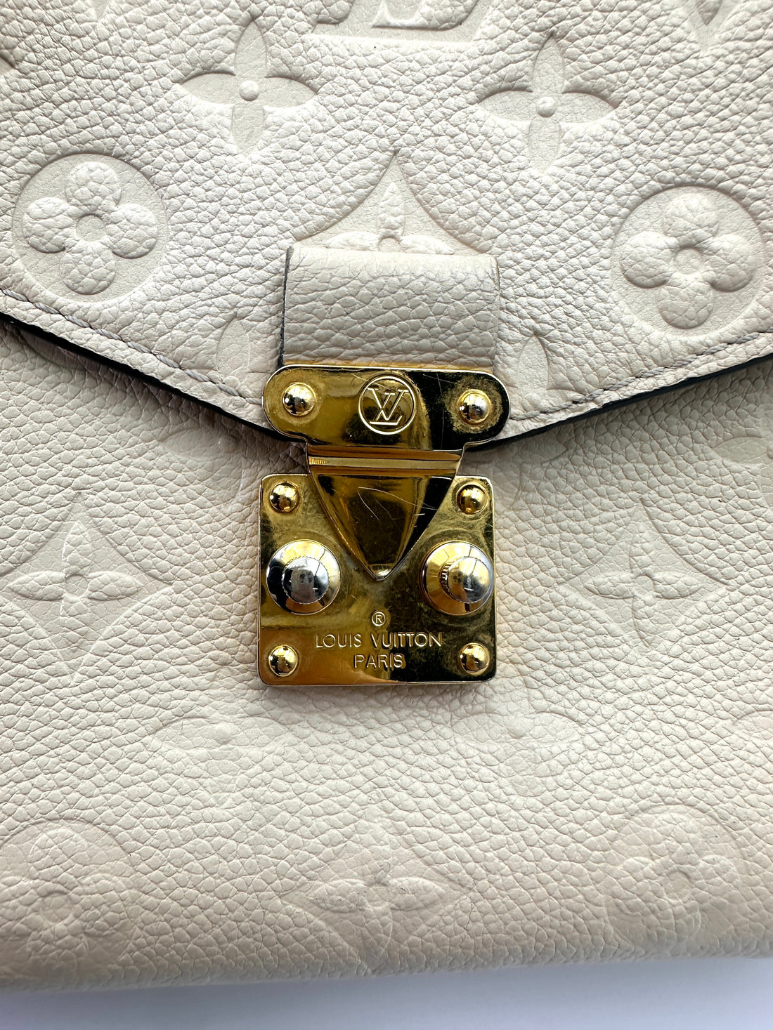 Louis Vuitton White Monogram Empreinte Leather Pochette Metis LV2755