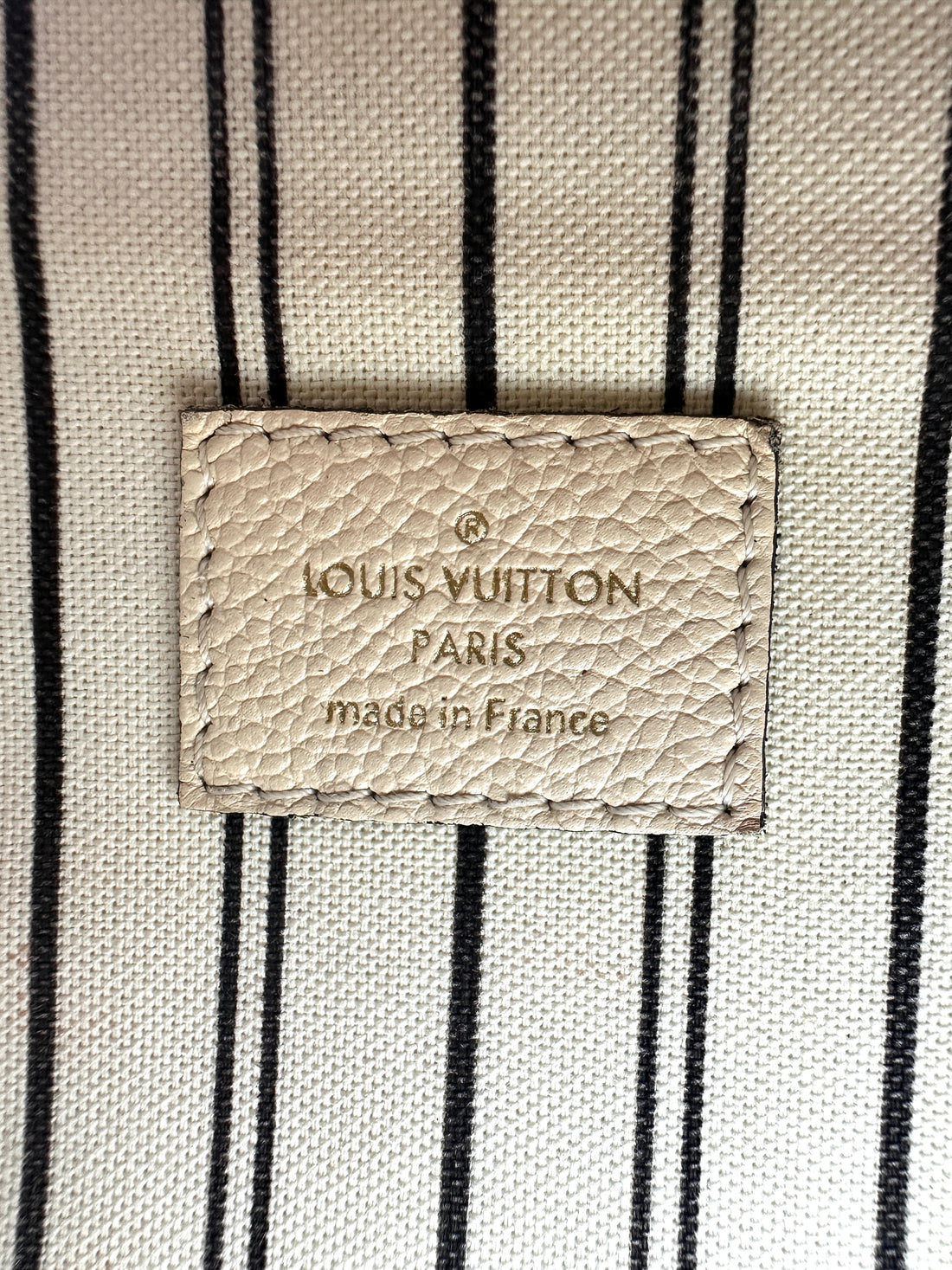 Louis Vuitton White Monogram Empreinte Leather Pochette Metis LV2755