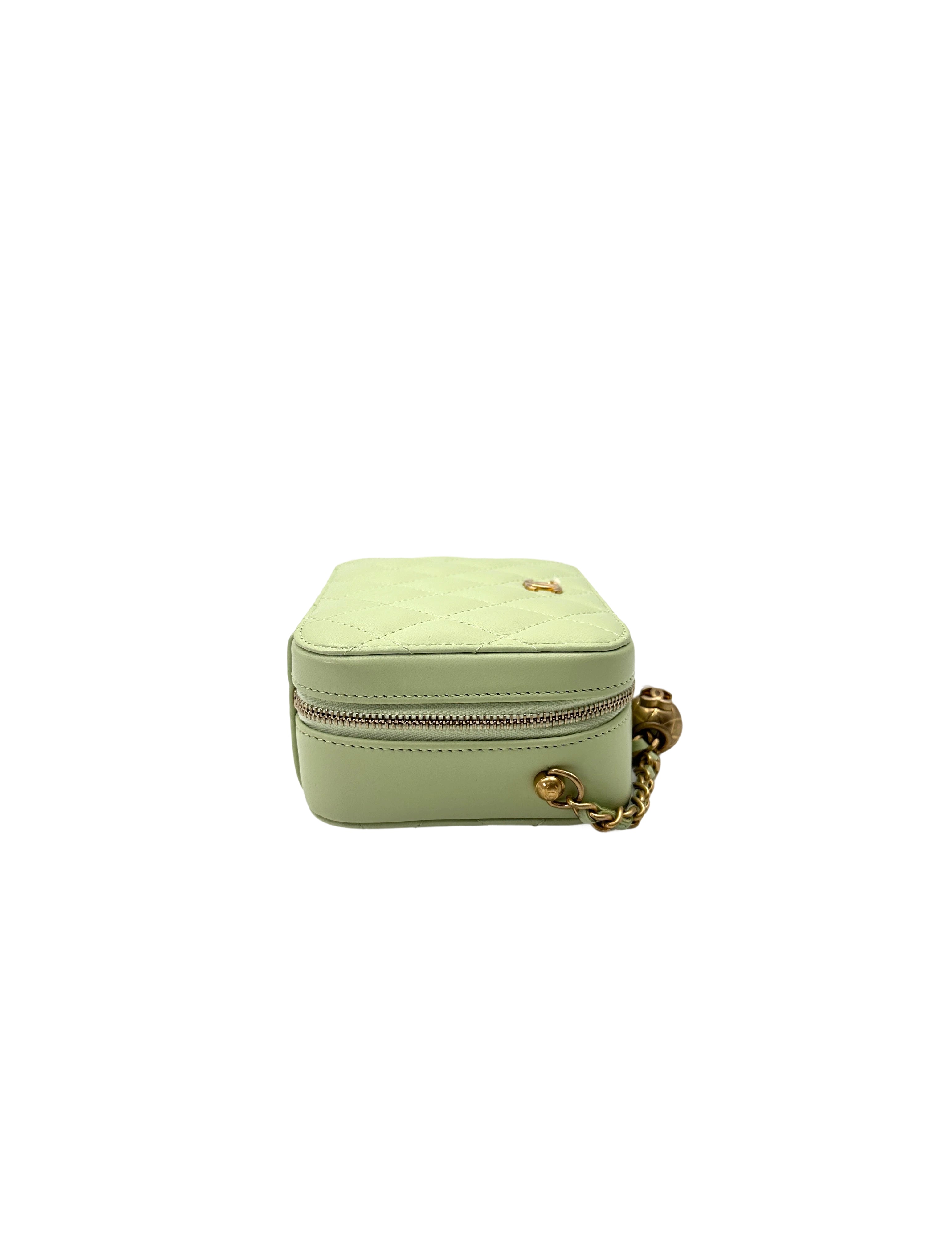 Chanel 22C Green Quilted Lambskin Camera Bag(31***28) IRIS224