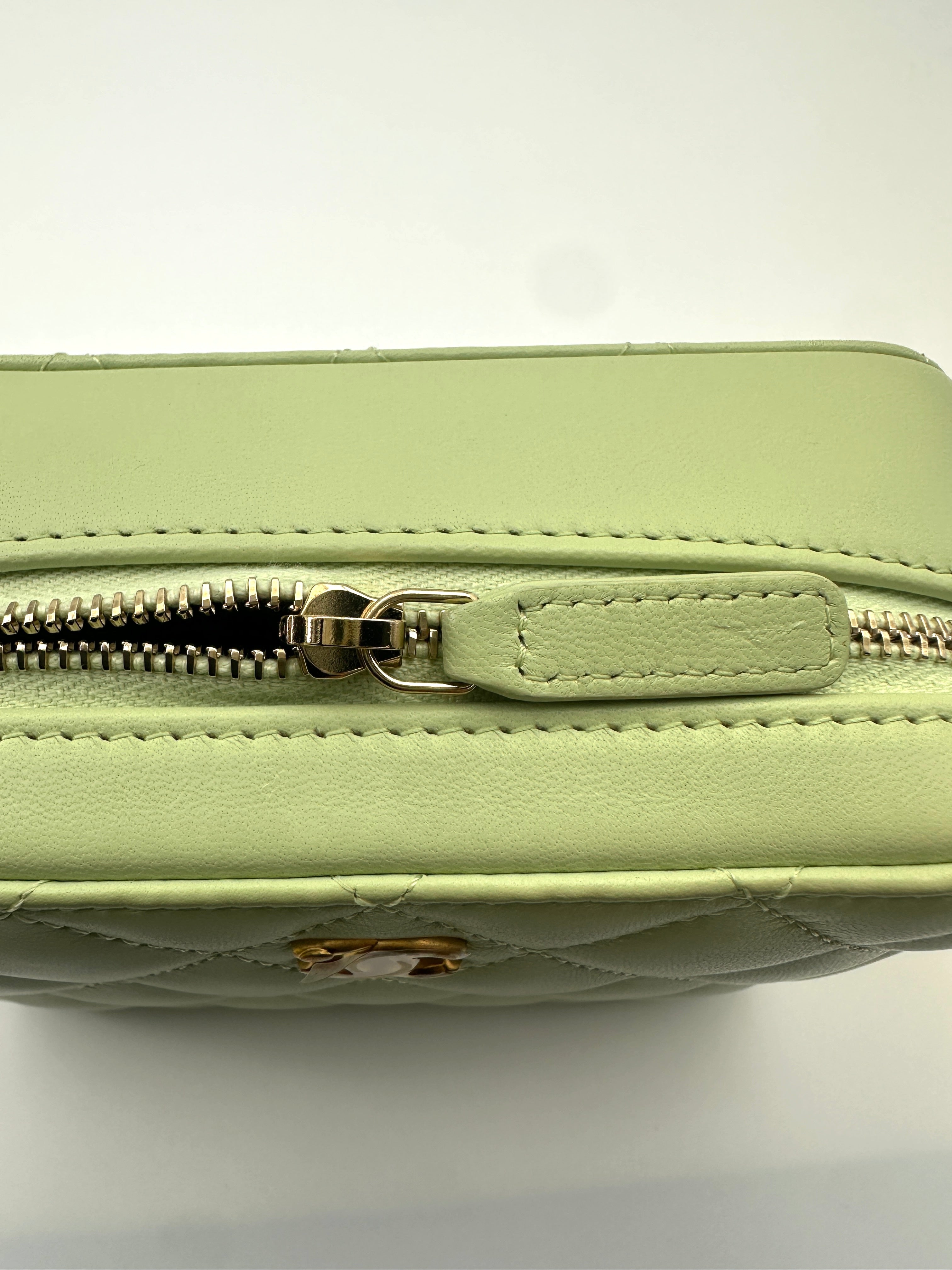 Chanel 22C Green Quilted Lambskin Camera Bag(31***28) IRIS224