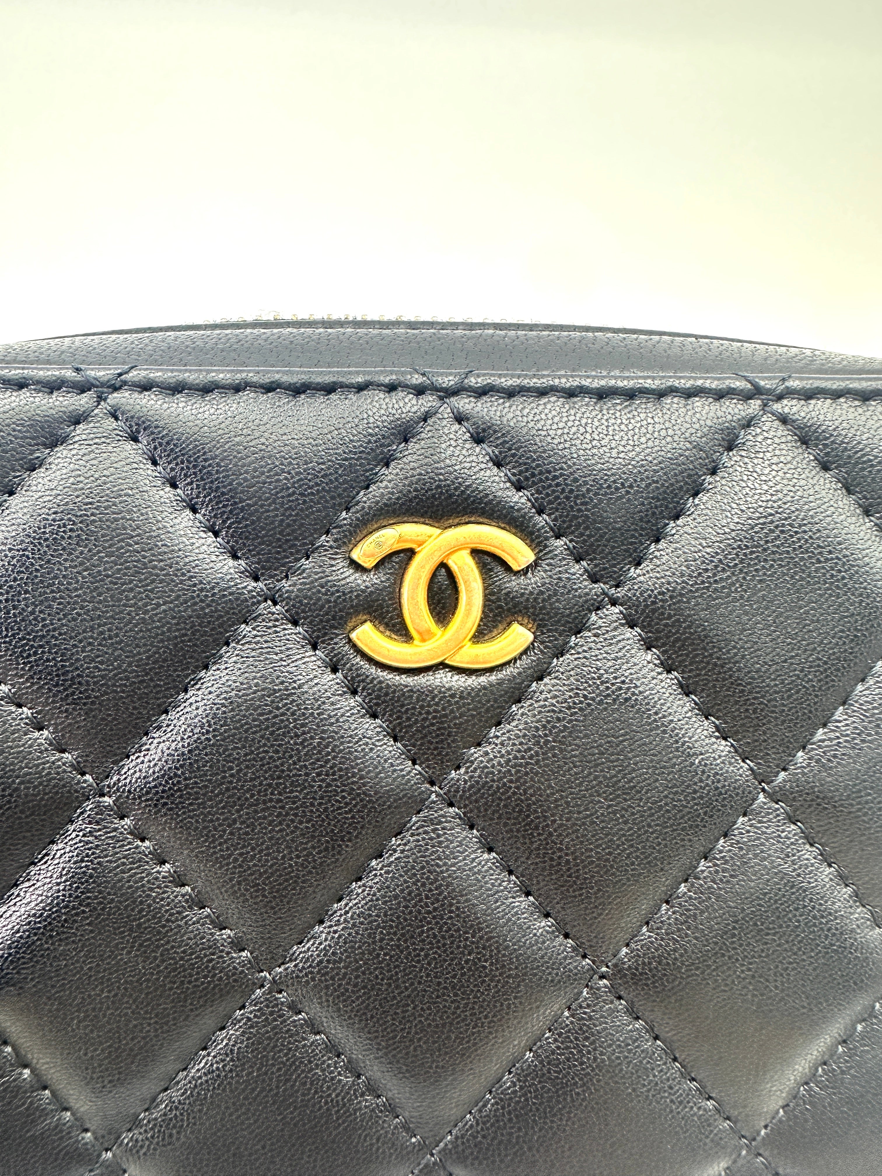 Chanel 22C Black Quilted Leather Camera Bag(31***74) IRIS225