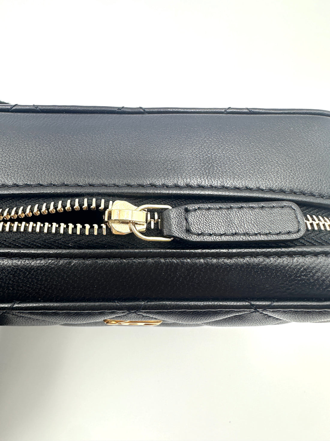Chanel 22C Black Quilted Leather Camera Bag(31***74) IRIS225
