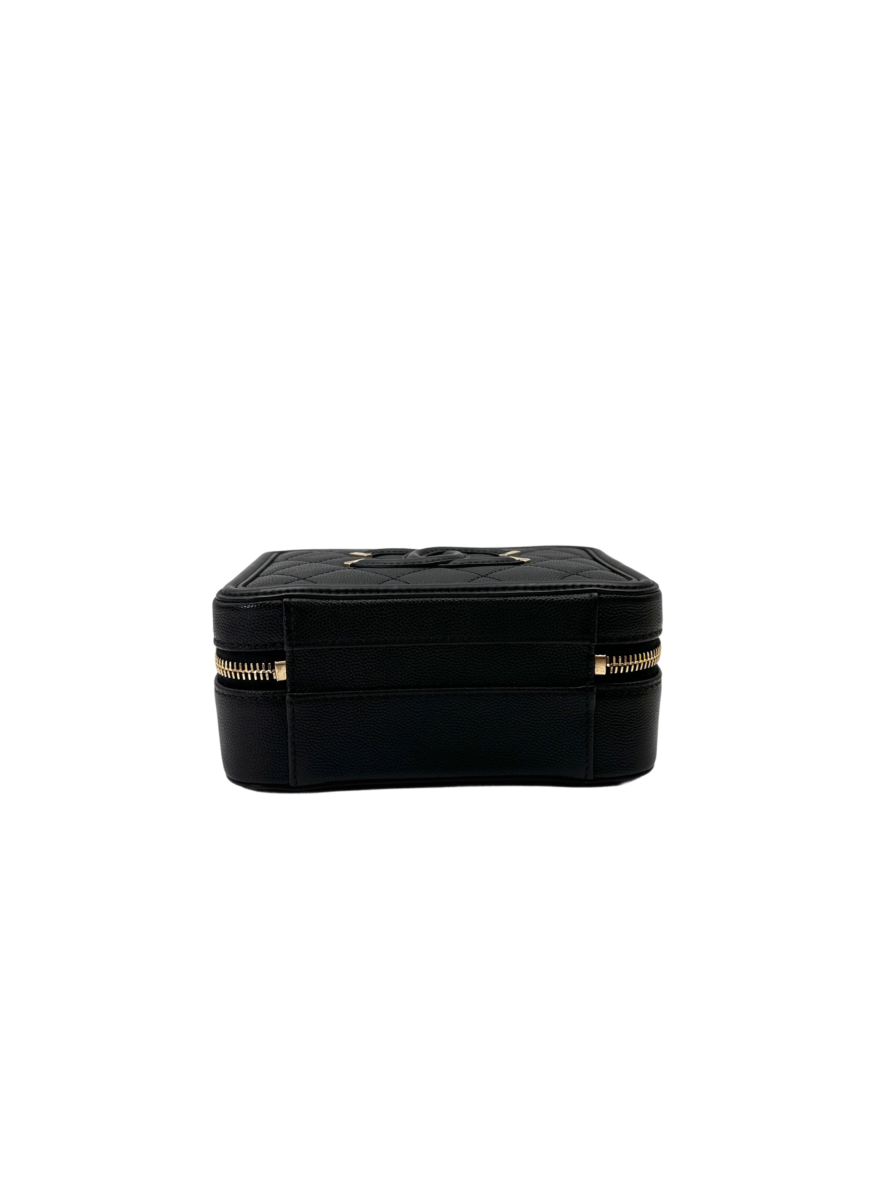 Chanel CC Filigree Navy Quilted Leather Small Size Vanity Case(25***04) IRIS226