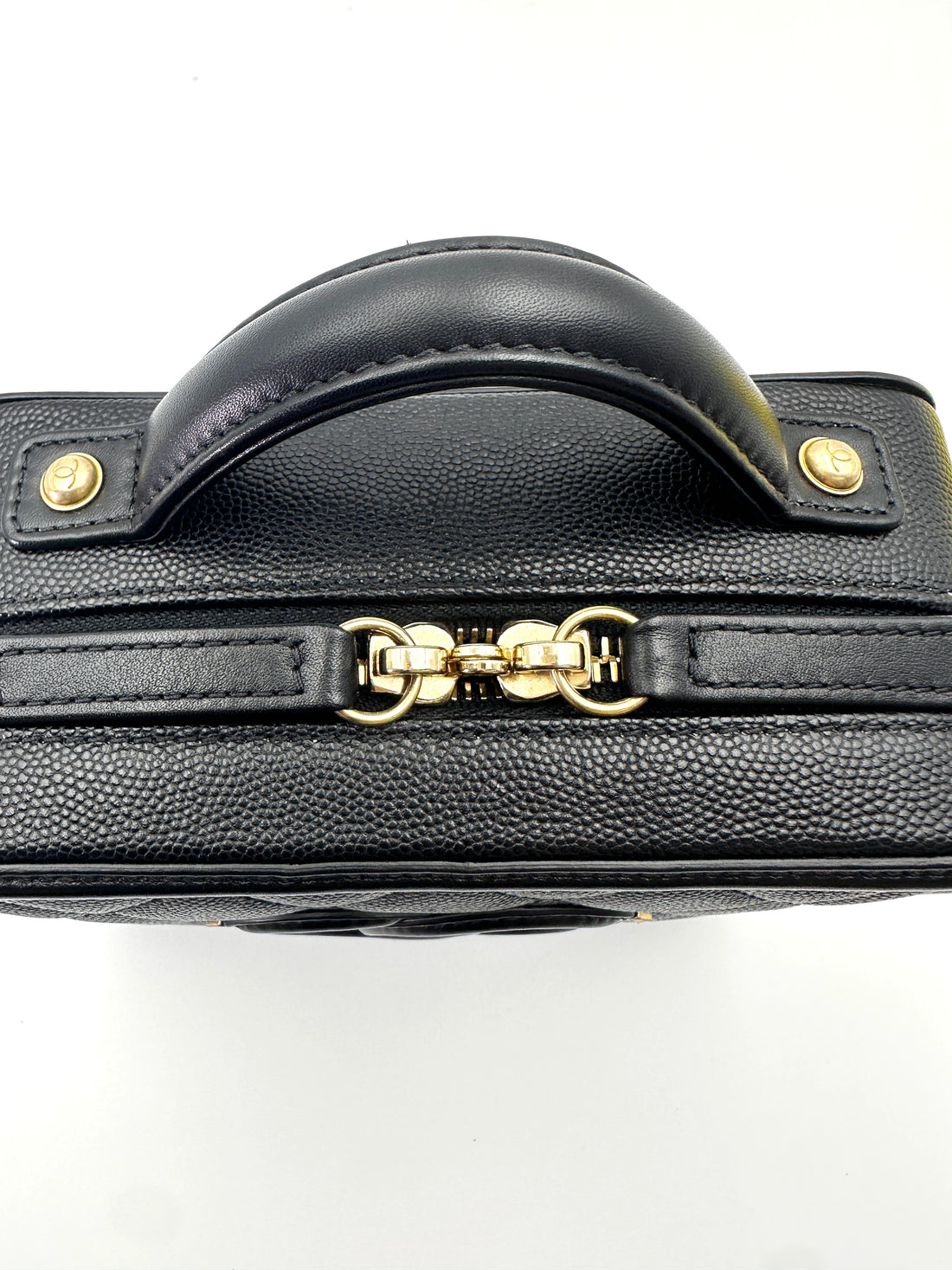 Chanel CC Filigree Navy Quilted Leather Small Size Vanity Case(25***04) IRIS226