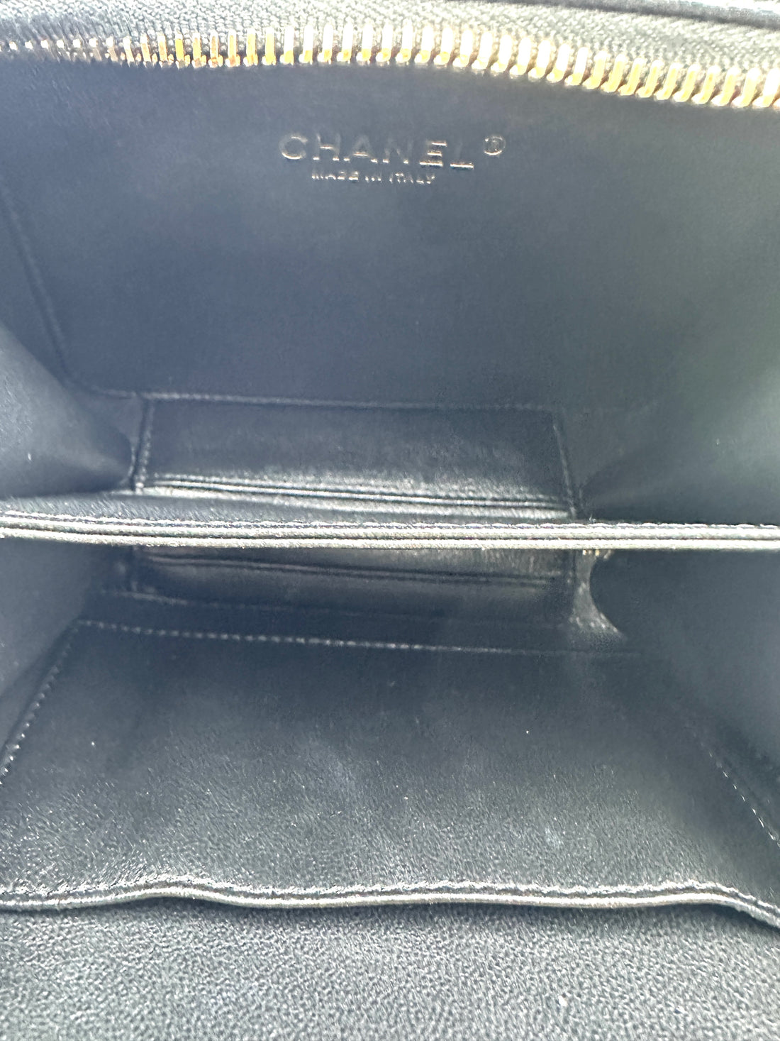 Chanel CC Filigree Navy Quilted Leather Small Size Vanity Case(25***04) IRIS226