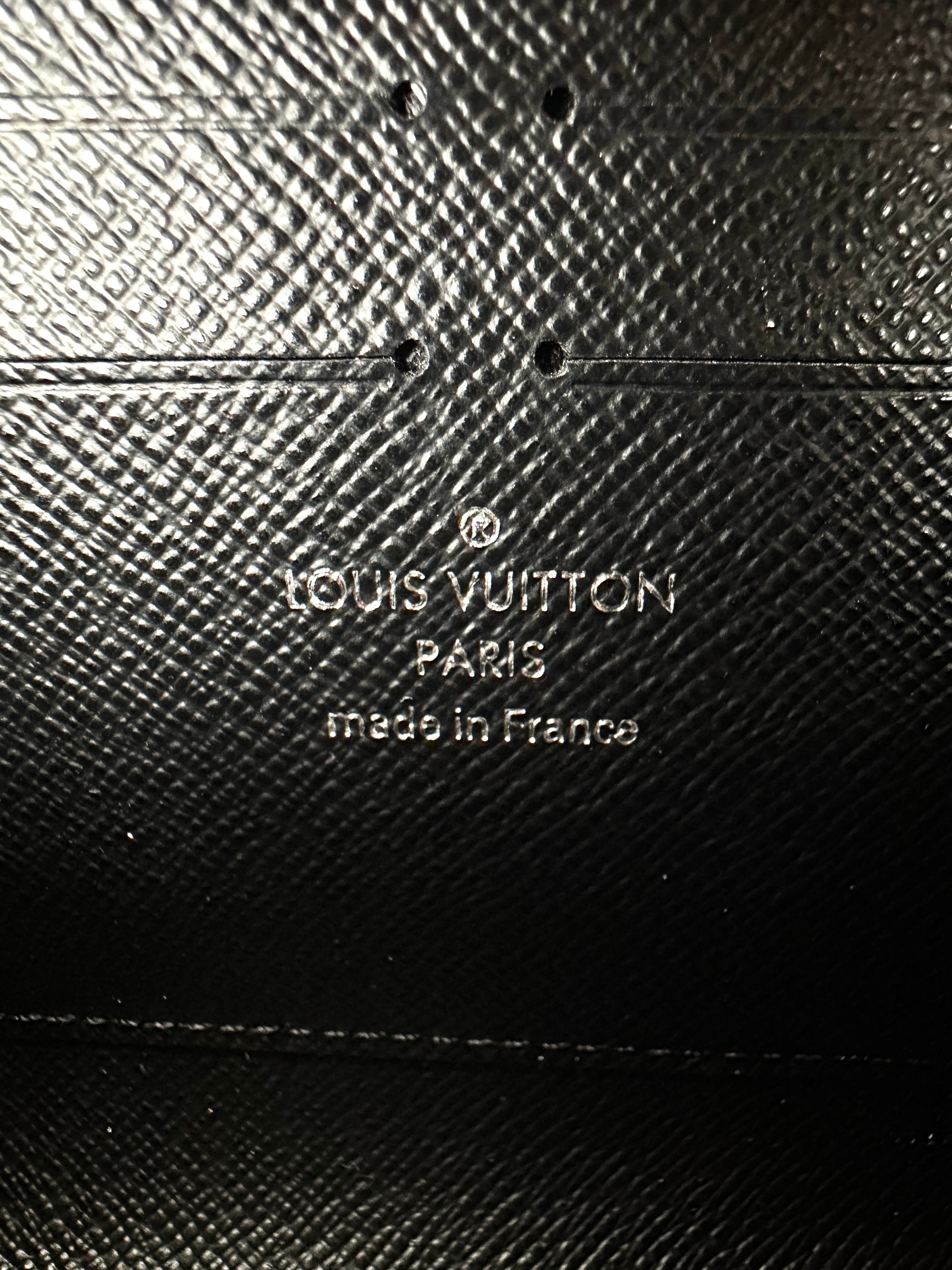 Louis Vuitton Twist Black Epi Leather Shoulder Bag LV2761