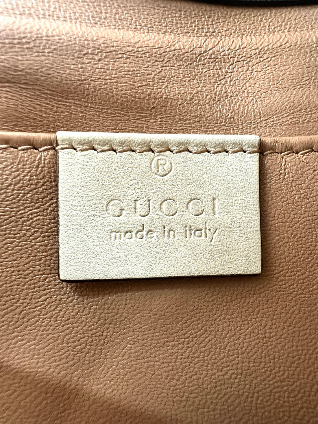 Gucci Queen Margaret Broadway Bee White Leather Pearl Studded Shoulder Bag GG1023