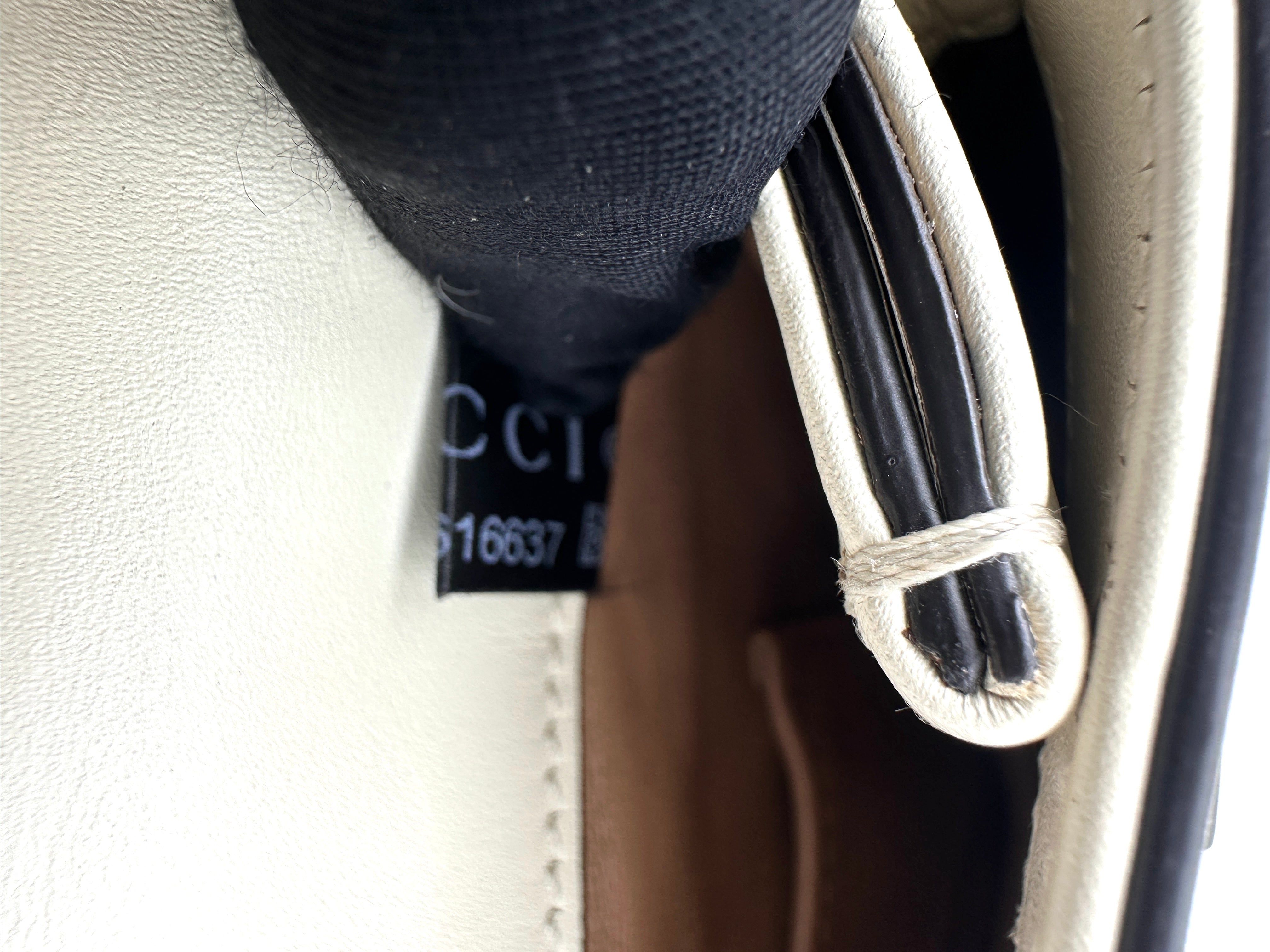 Gucci Queen Margaret Broadway Bee White Leather Pearl Studded Shoulder Bag GG1023